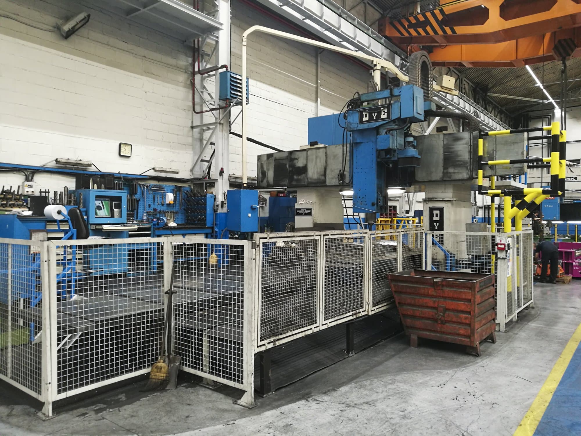 Makine  DYE - Sağdan görünüm FPF-2-N/C