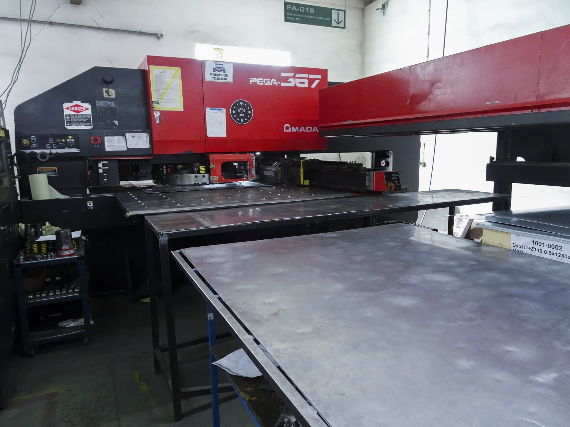 Makine  AMADA - Sol görünüm PEGA 367