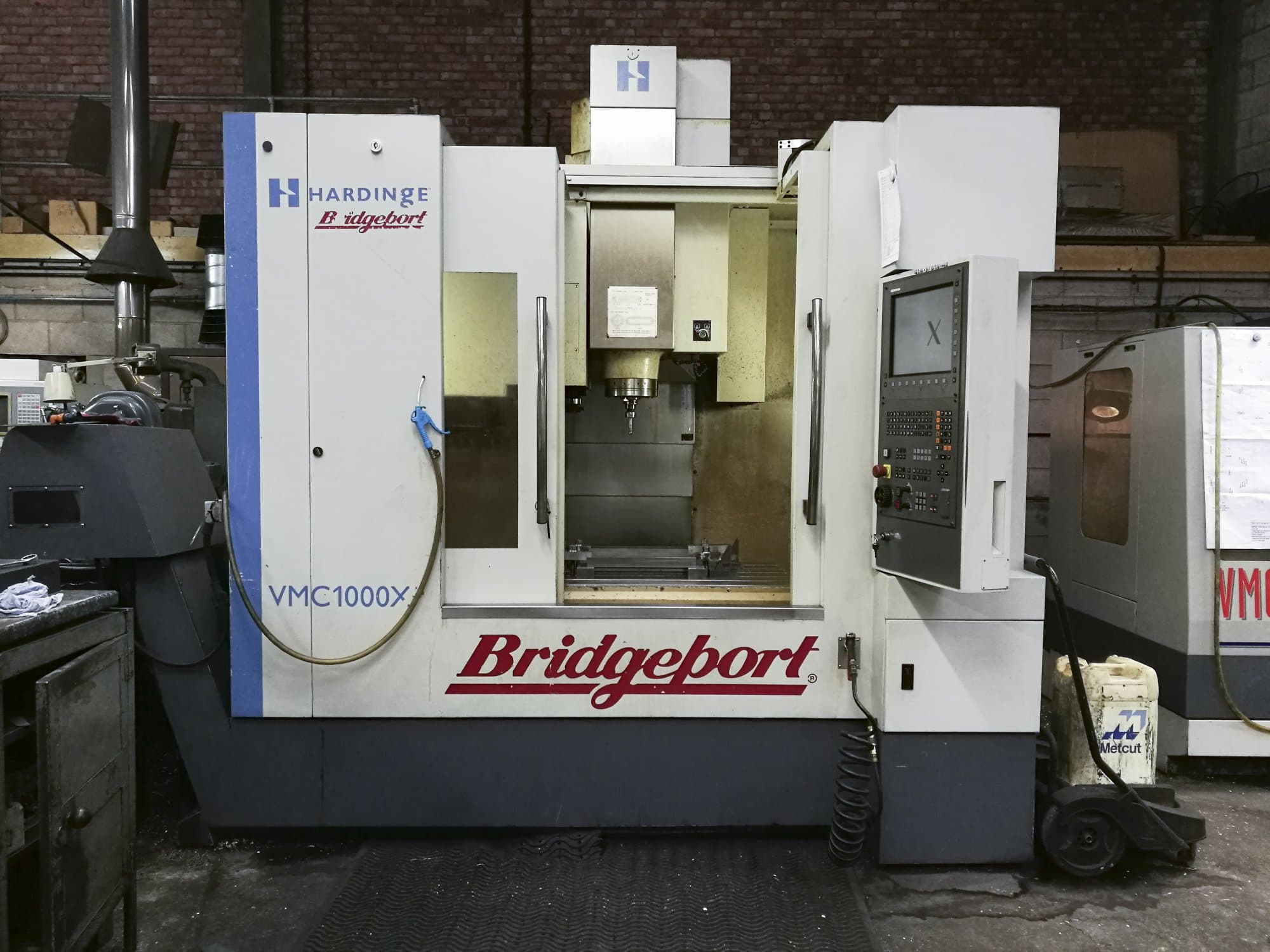 Makine  Bridgeport - Önden görünüm VMC XP3-1000