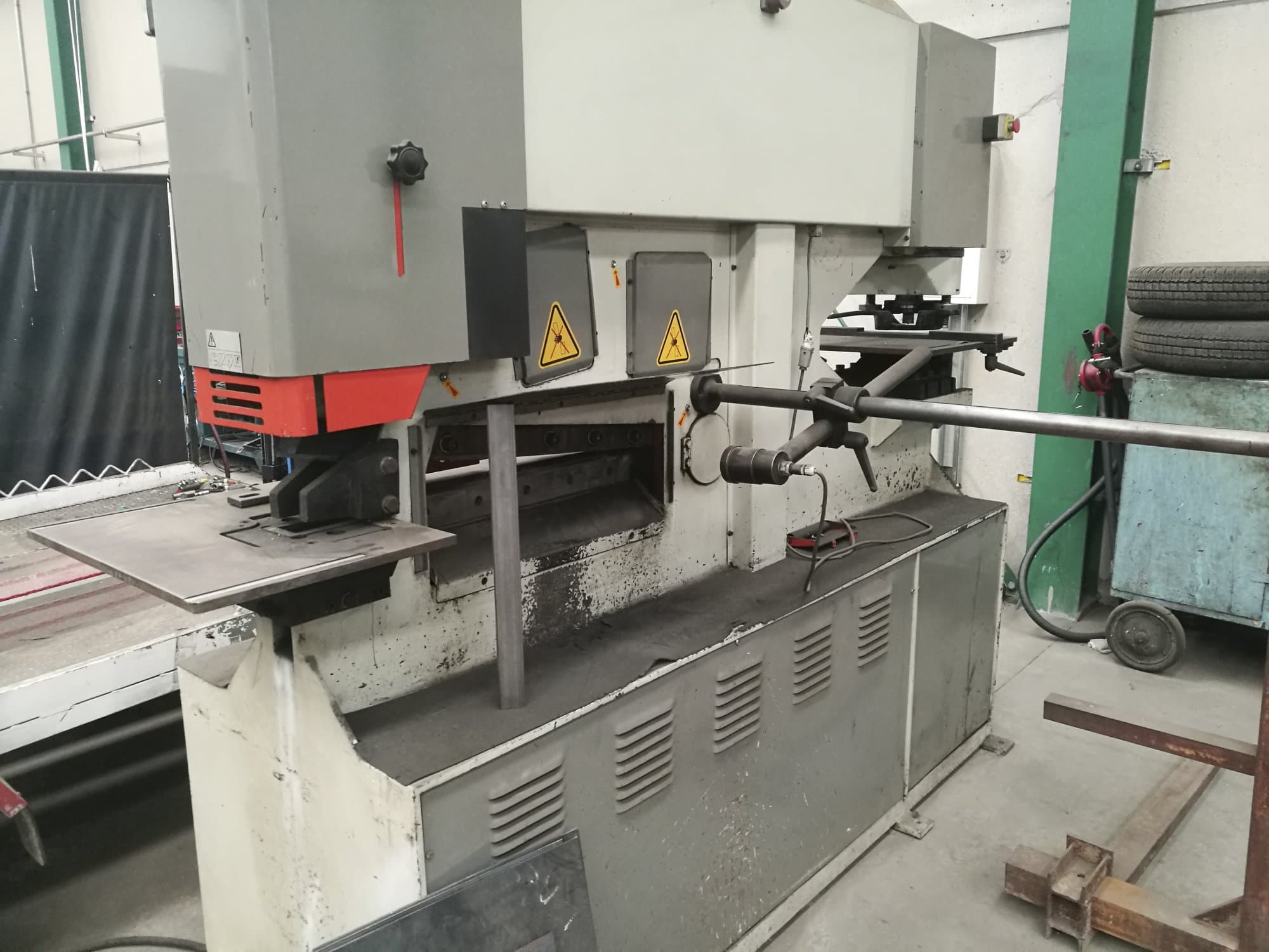 Makine  1 Durma - Sağdan görünüm IW 110 BTD