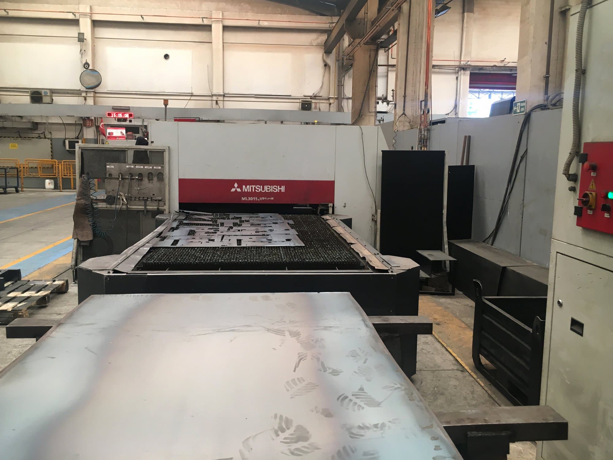 Makine  Mitsubishi Electric - Önden görünüm ML3015LV PLUS II