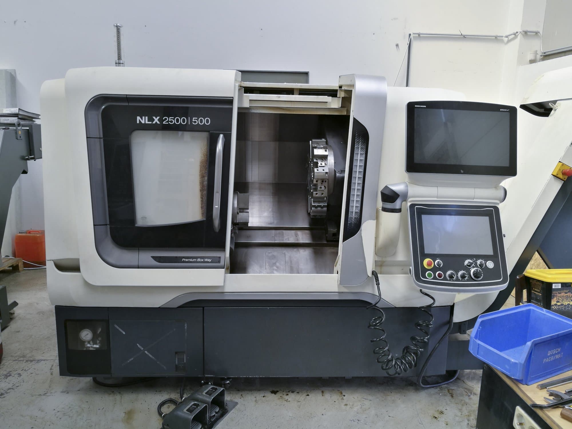 Makine  DMG MORI - Önden görünüm NLX 2500/500
