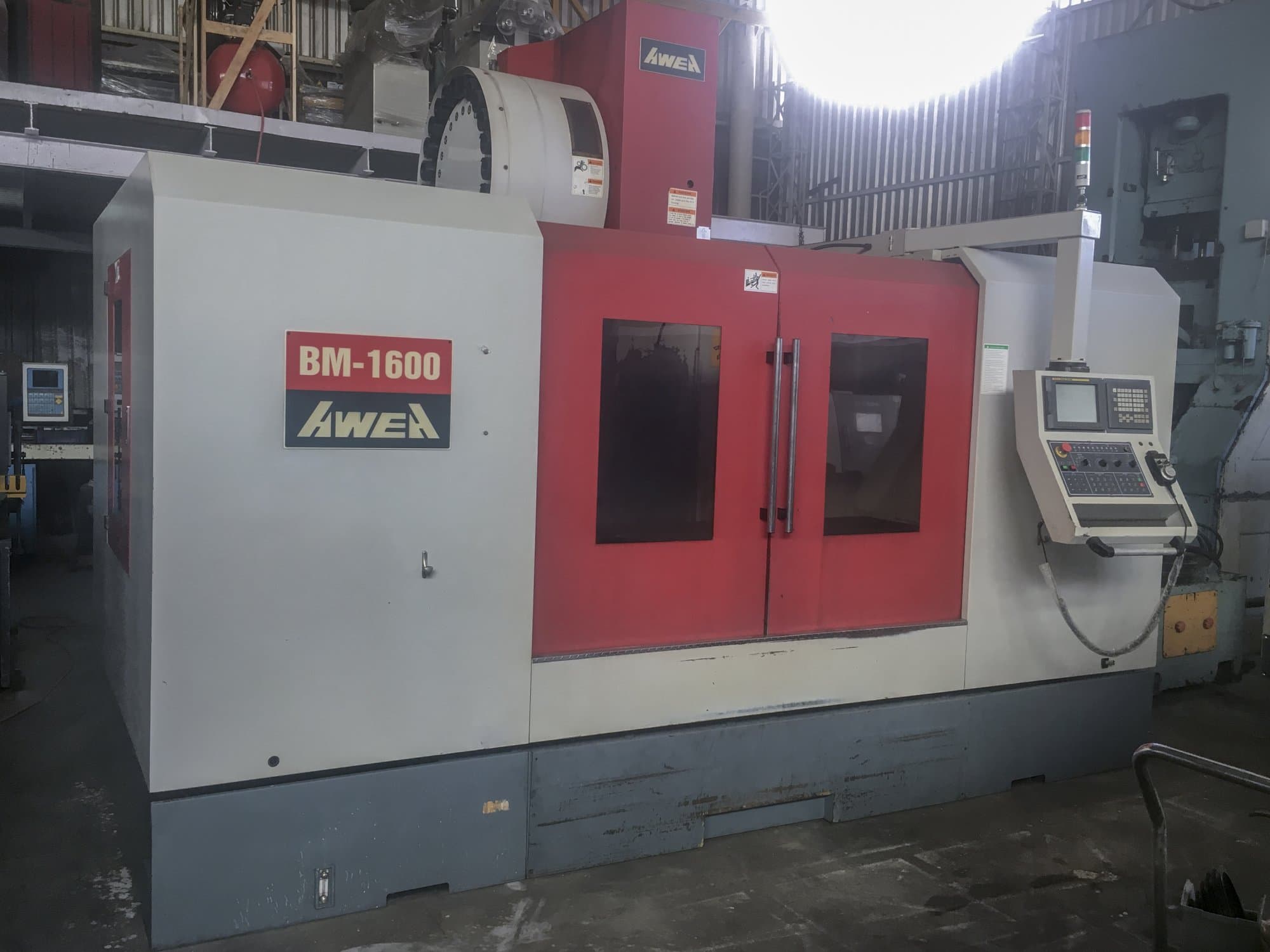 Makine  AWEA - Sol görünüm BM-1600