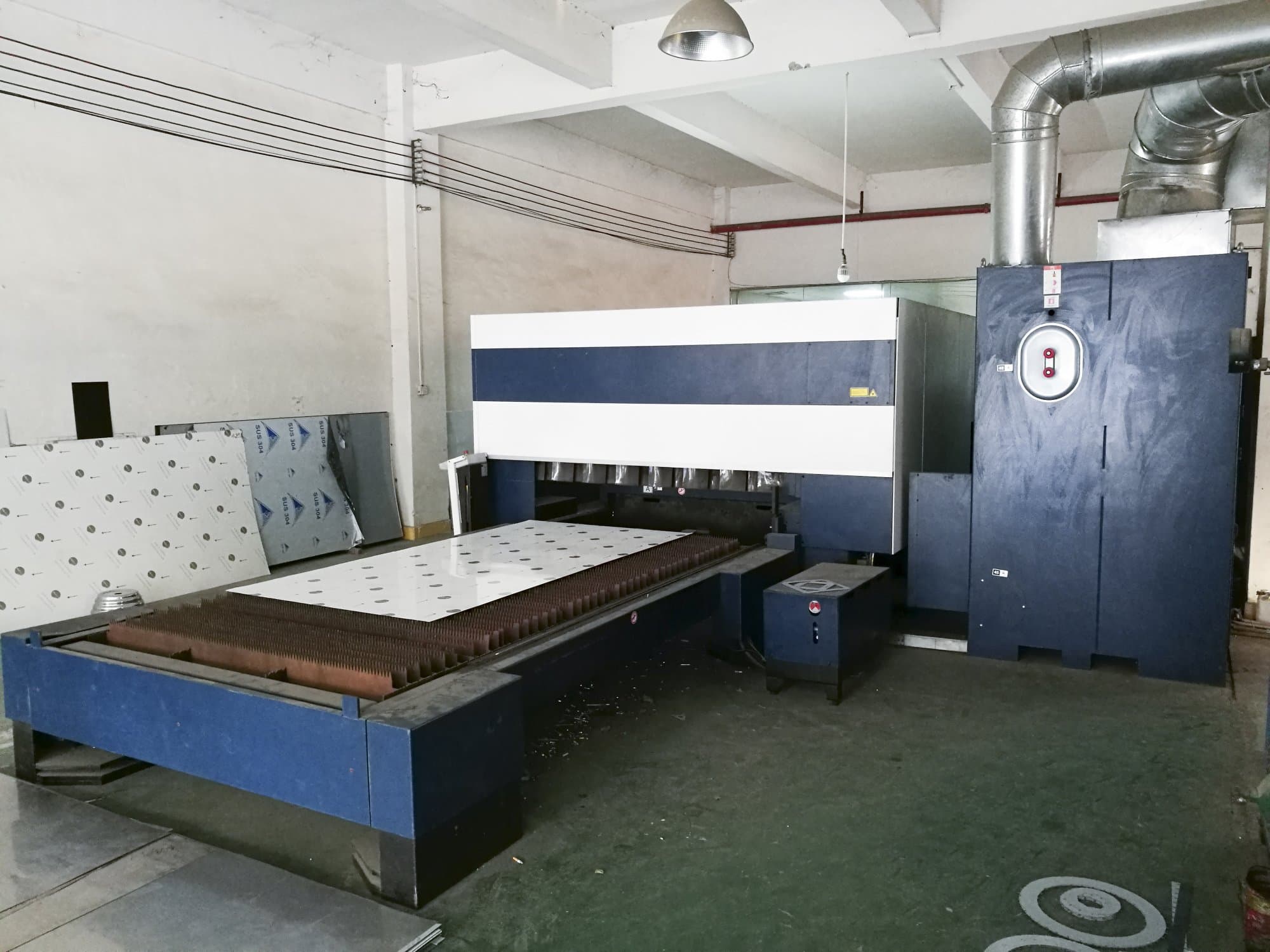 Makine  1 Trumpf - Sağdan görünüm TruLaser 3030