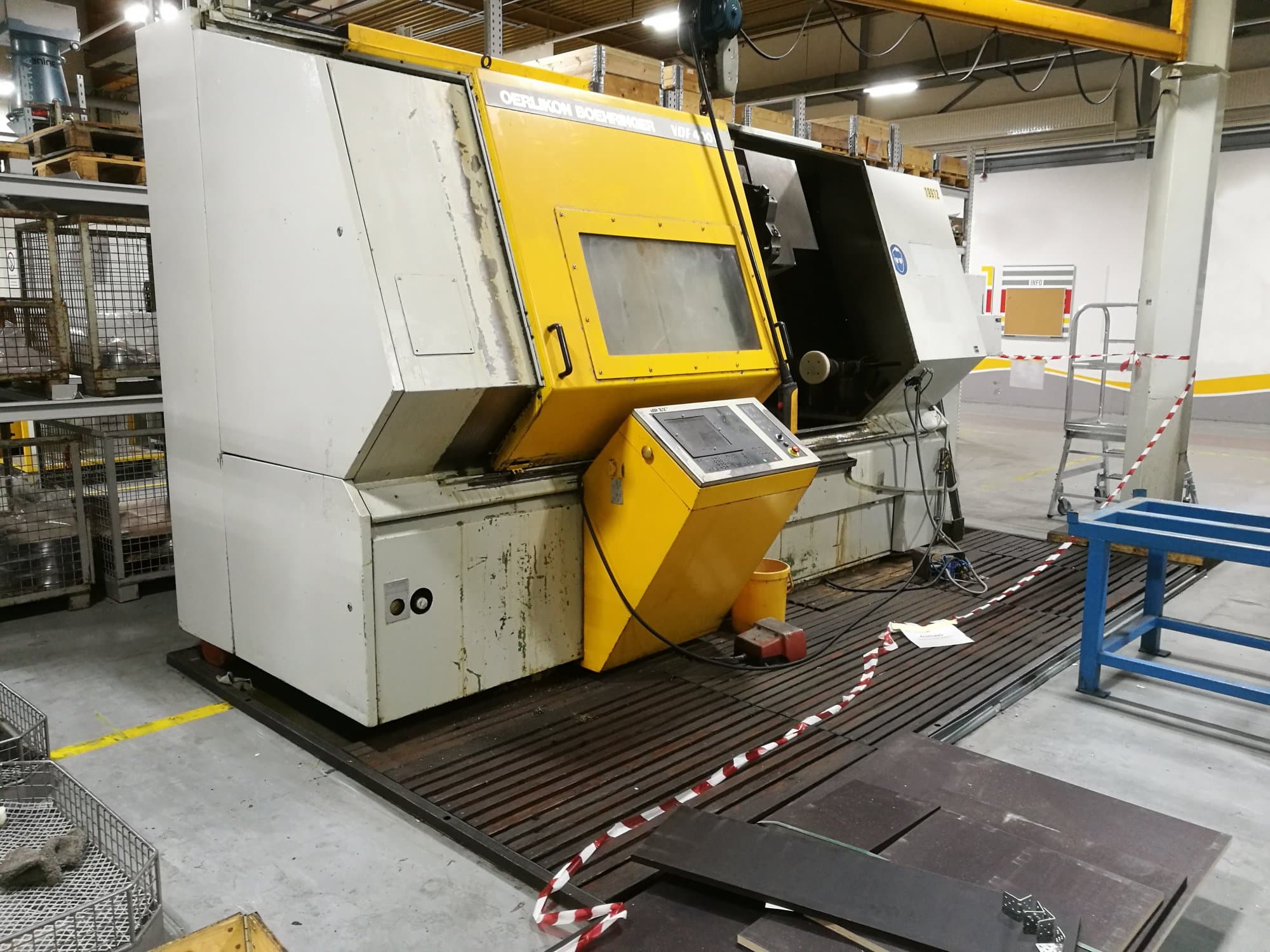 Makine  OERLIKON BOEHRINGER - Sol görünüm VDF400C-F