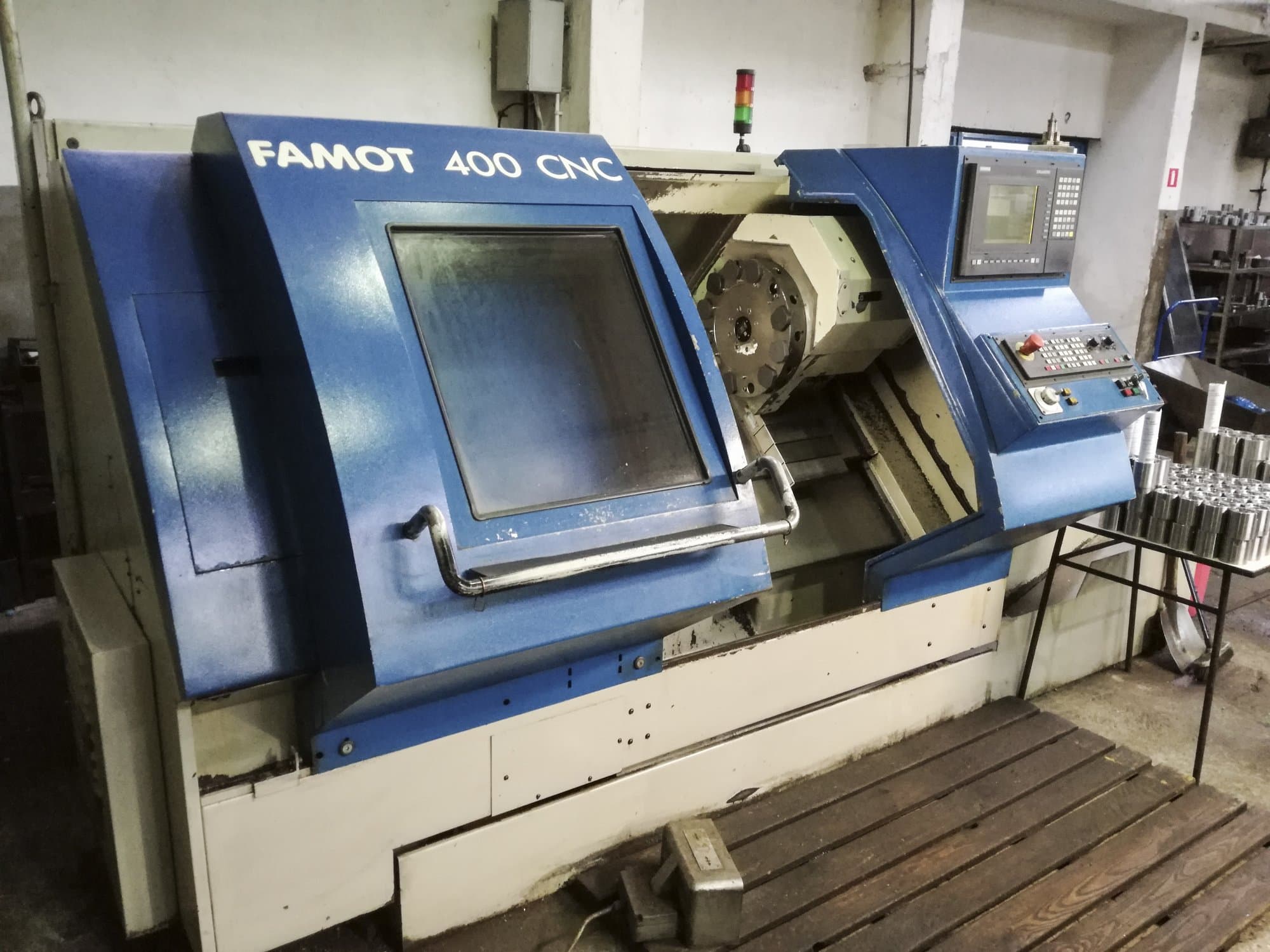 Makine  FAMOT - Sol görünüm CNC 400