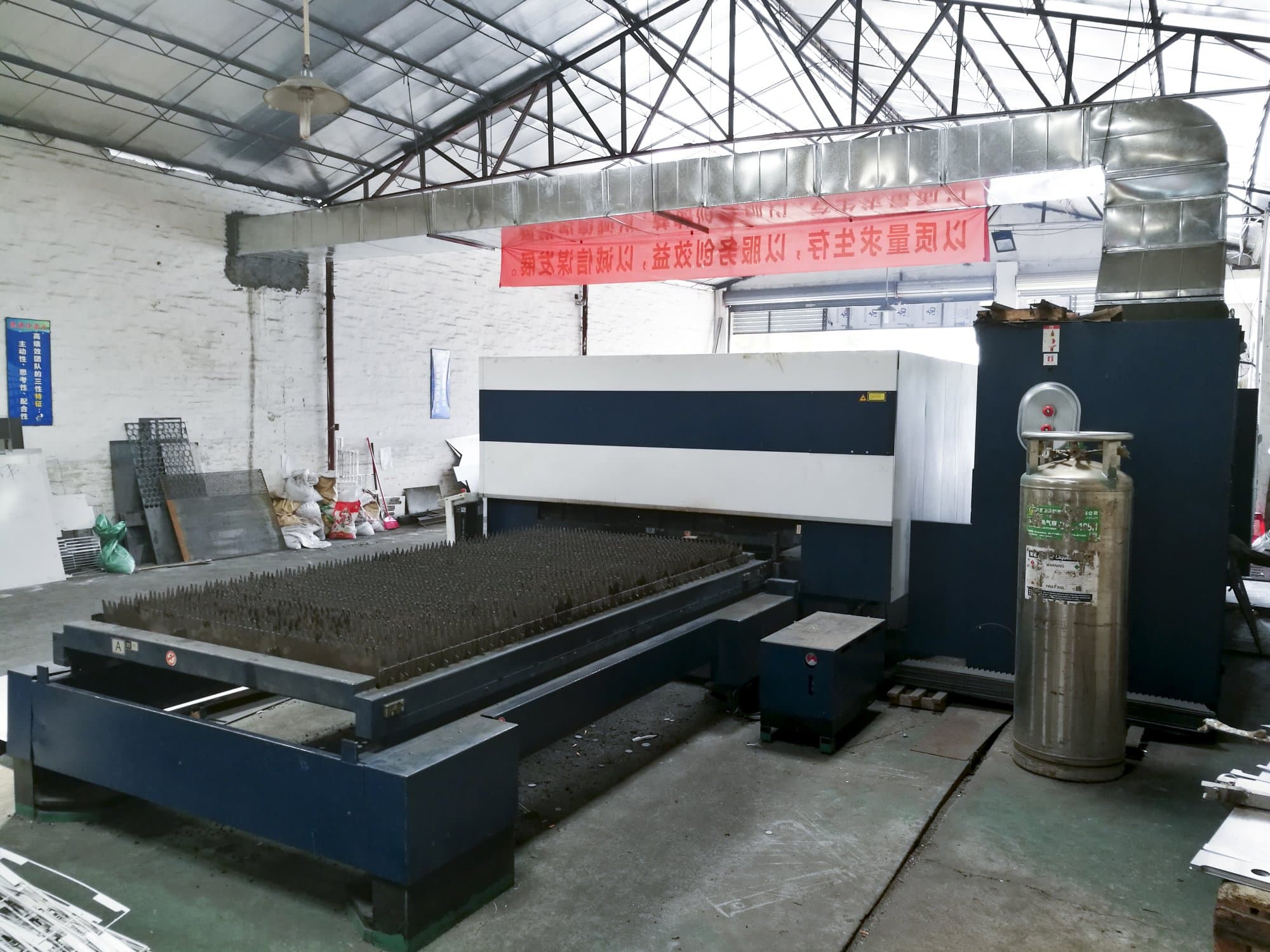 Makine  1 Trumpf - Sağdan görünüm TruLaser 3030