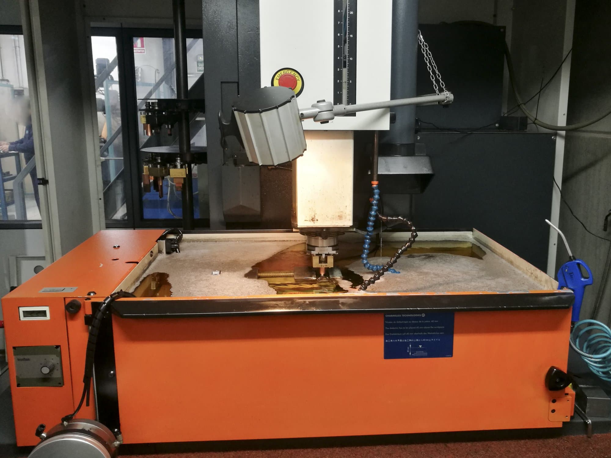 Makine  CHARMILLES - Önden görünüm ROBOFORM 2000+