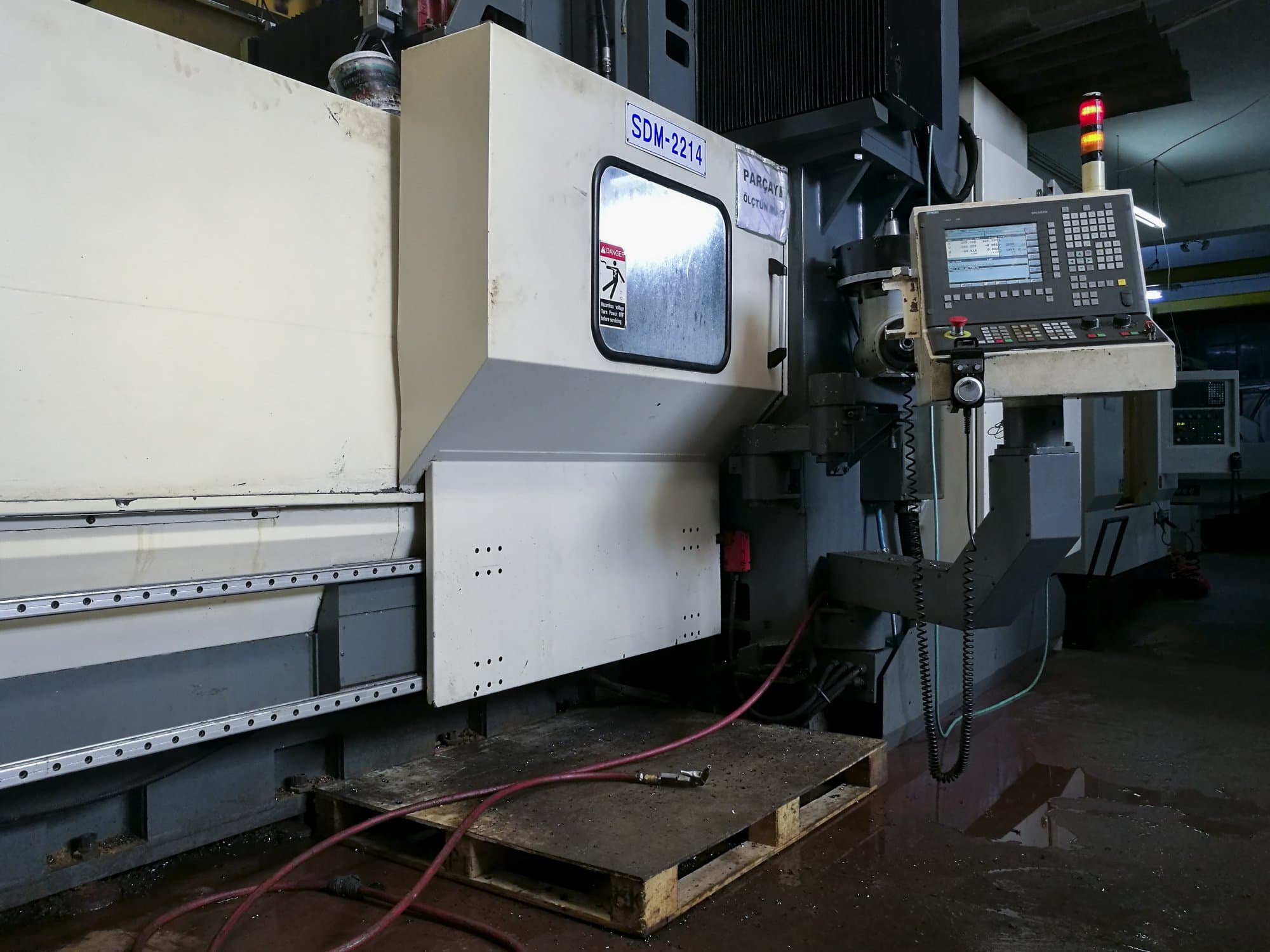 Makine  1 SANCO - Yan görünüm SDM-2214