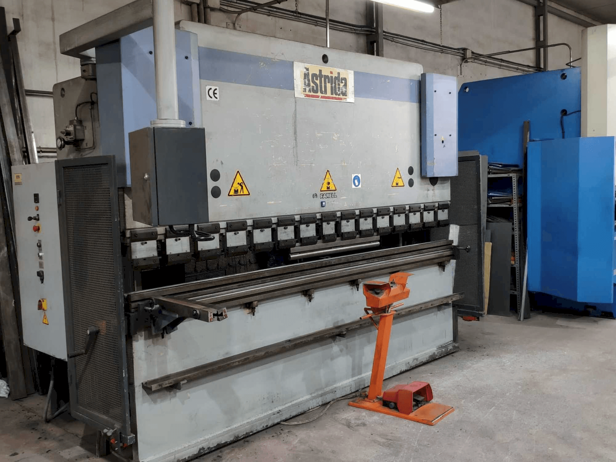 Makine Astrida APH 3106-120 - Önden görünüm