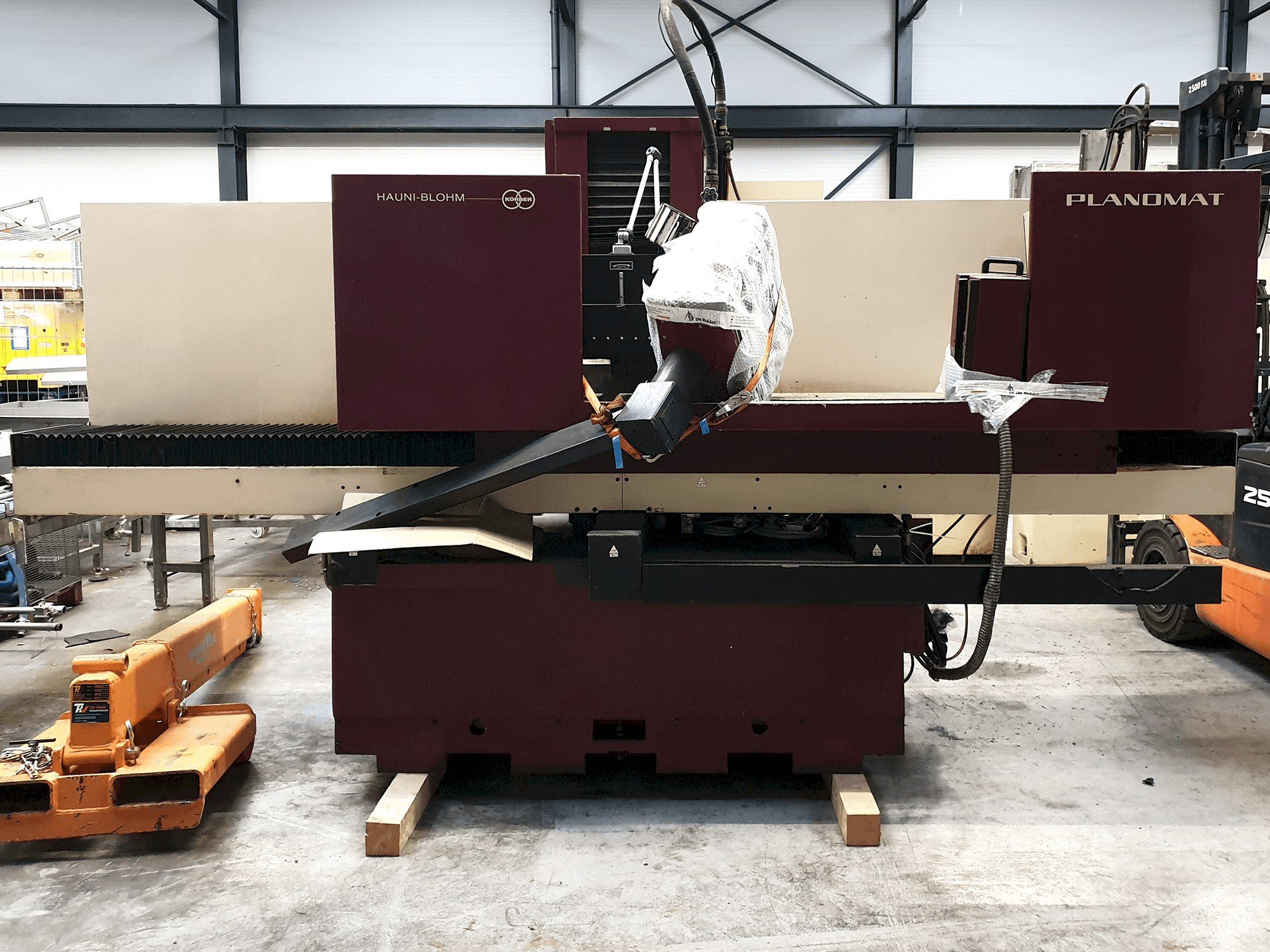 Makine HAUNI BLOHM - Önden görünüm PLANOMAT 412