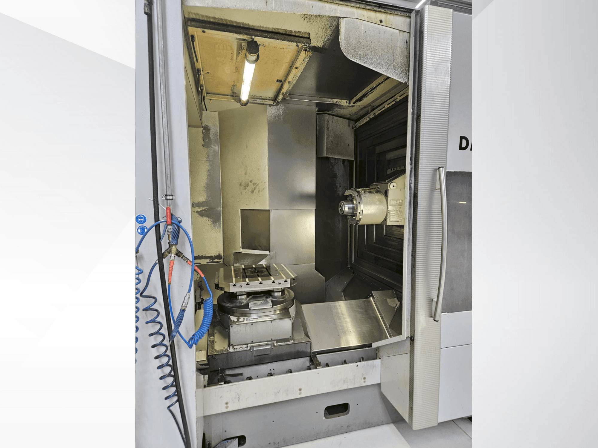 Makine DECKEL MAHO DMC 70H duoBlock - Önden görünüm