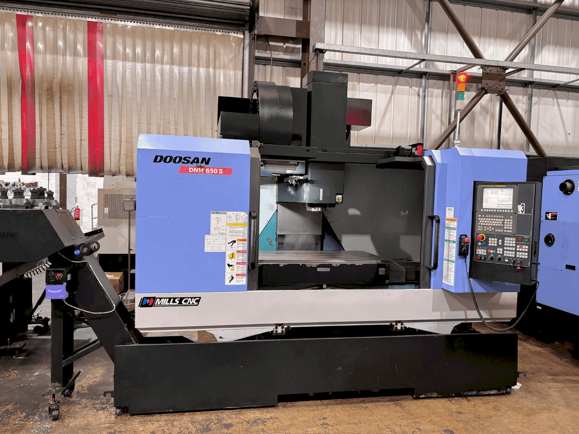 Makine DOOSAN DNM 650 II - Önden görünüm