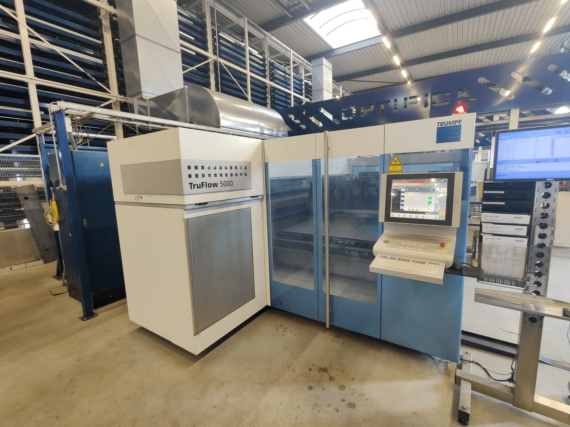 Makine Trumpf TruLaser 3030 - Önden görünüm