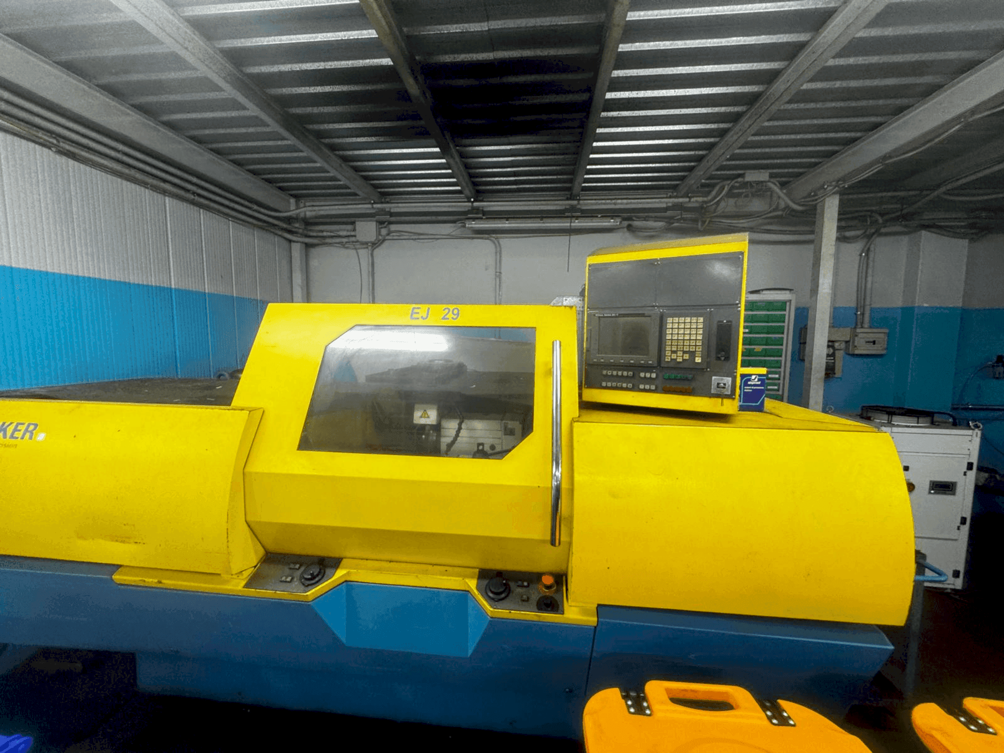 Makine JUNKER EJ 29 CNC - Önden görünüm