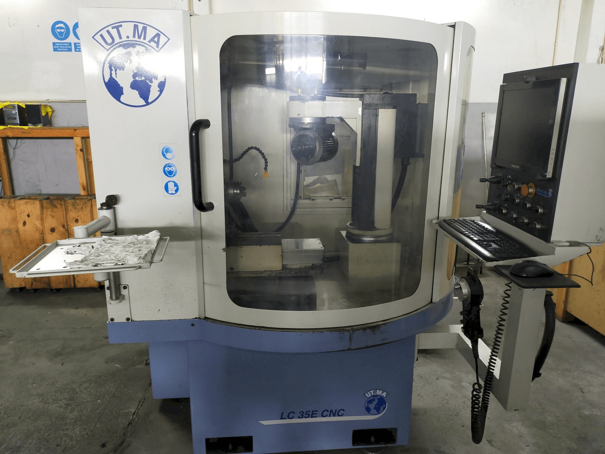 Makine UT.MA LC 35E - Önden görünüm