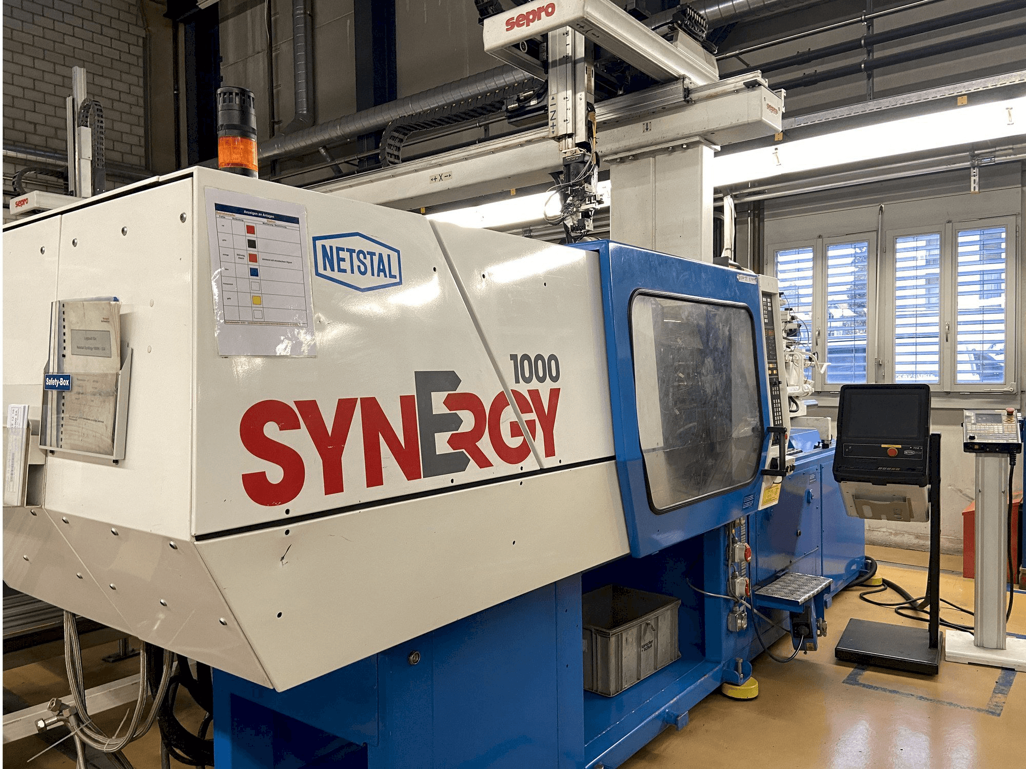 Makine Netstal SYNERGY 1000-230 - Önden görünüm