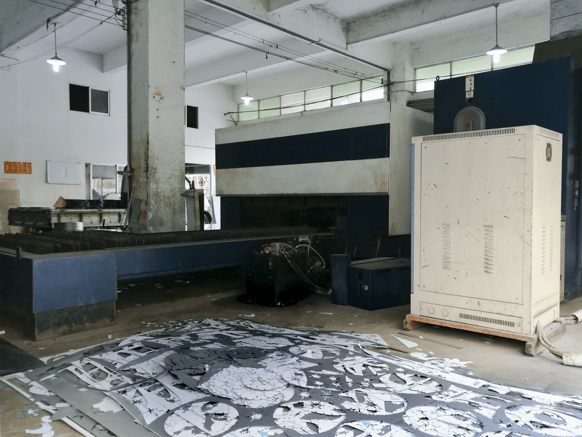 Makine 1 Trumpf - Sağdan görünüm TruLaser 3030