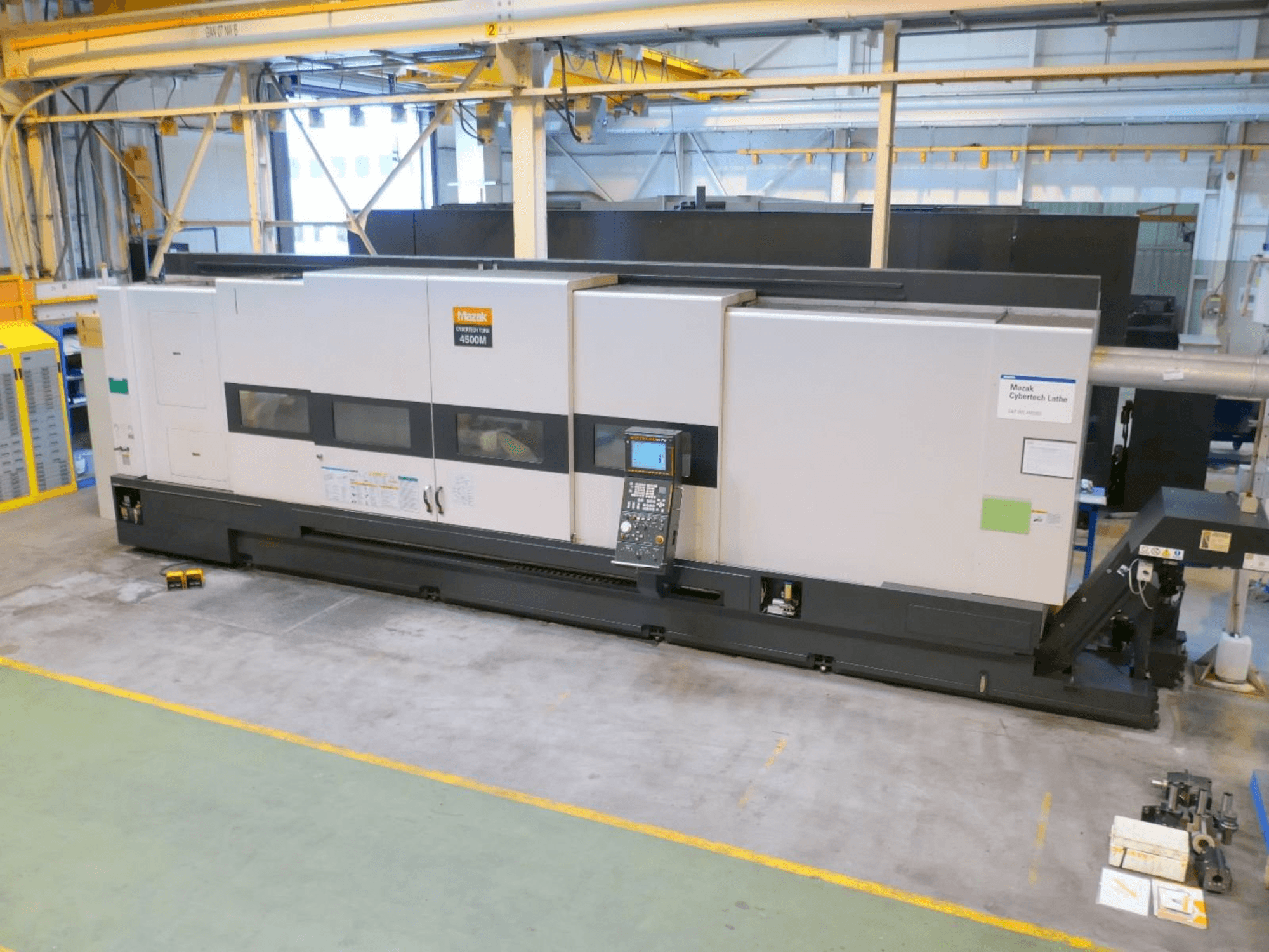 Makine Mazak CYBERTECH TURN 4500M - Önden görünüm
