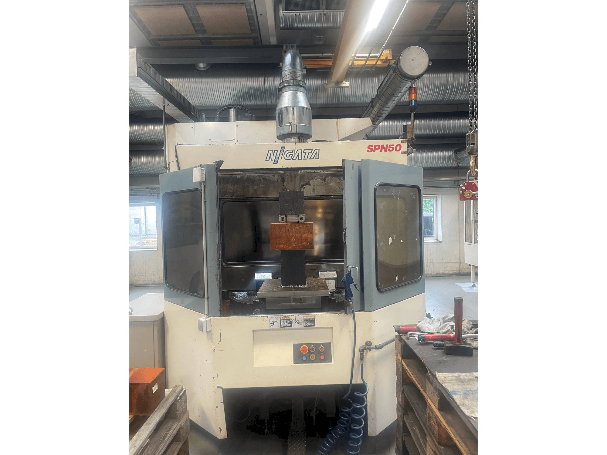 Makine Niigata SPN 50 - Önden görünüm