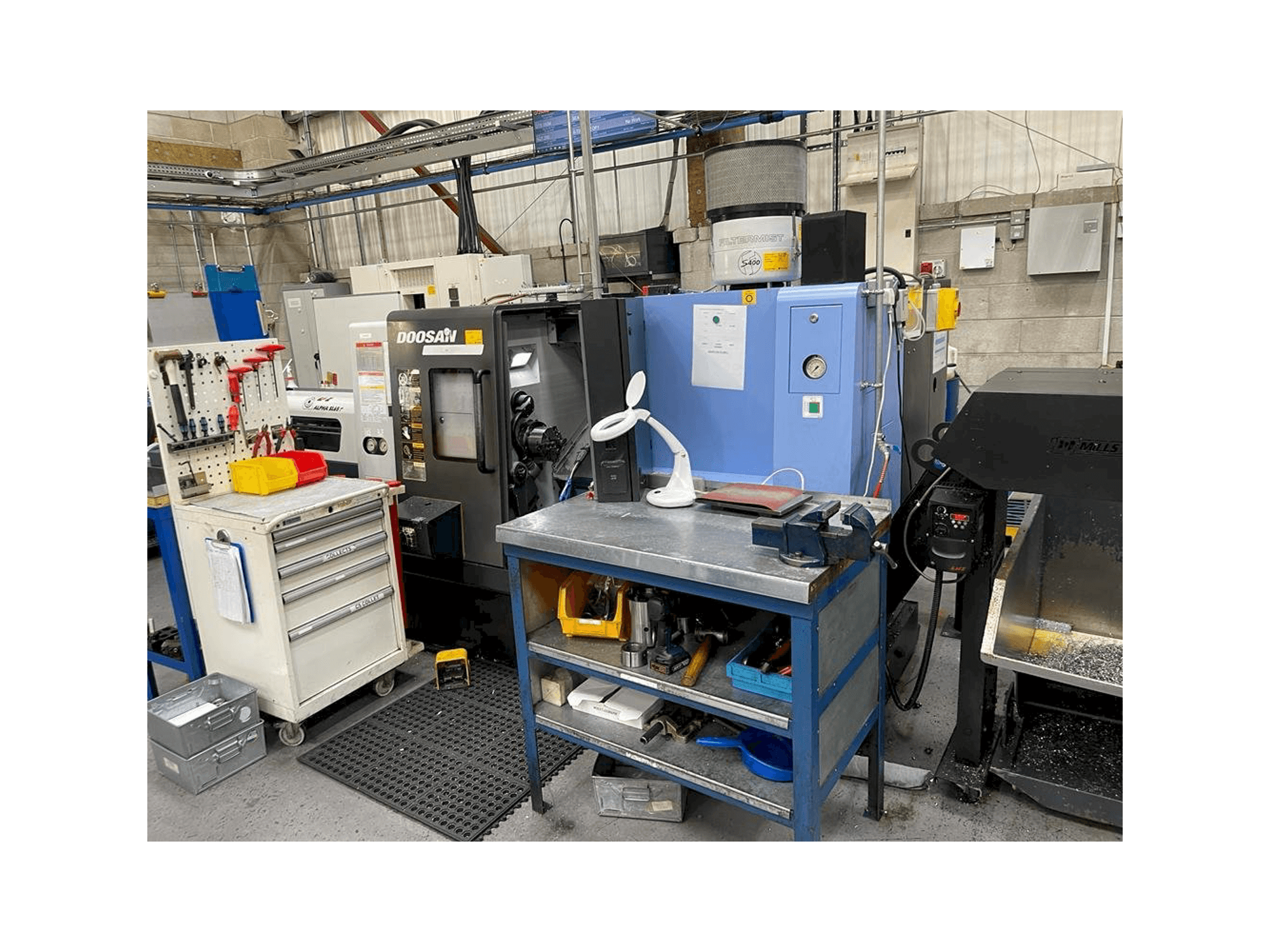 Makine Doosan Lynx 220 LMA - Önden görünüm