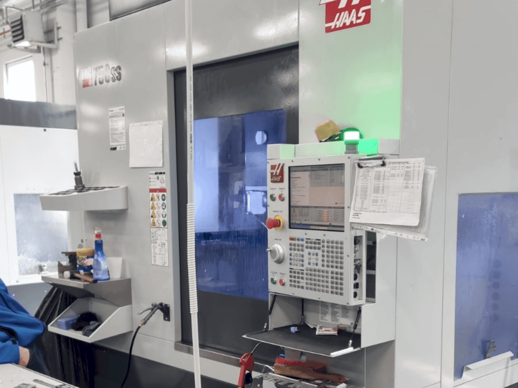 Makine HAAS UMC-750SS - Önden görünüm