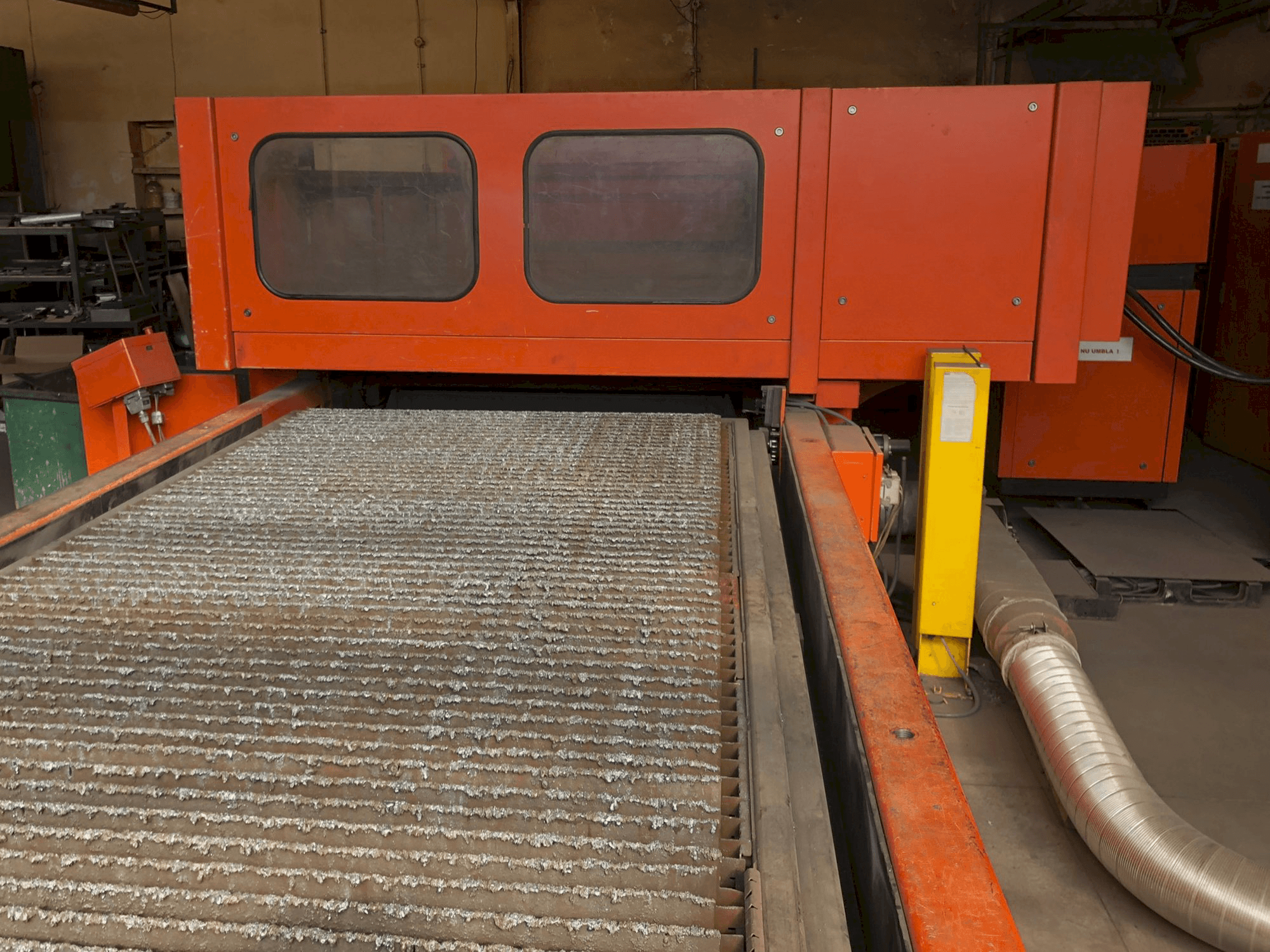 Makine Bystronic Bystar 3015 - Önden görünüm