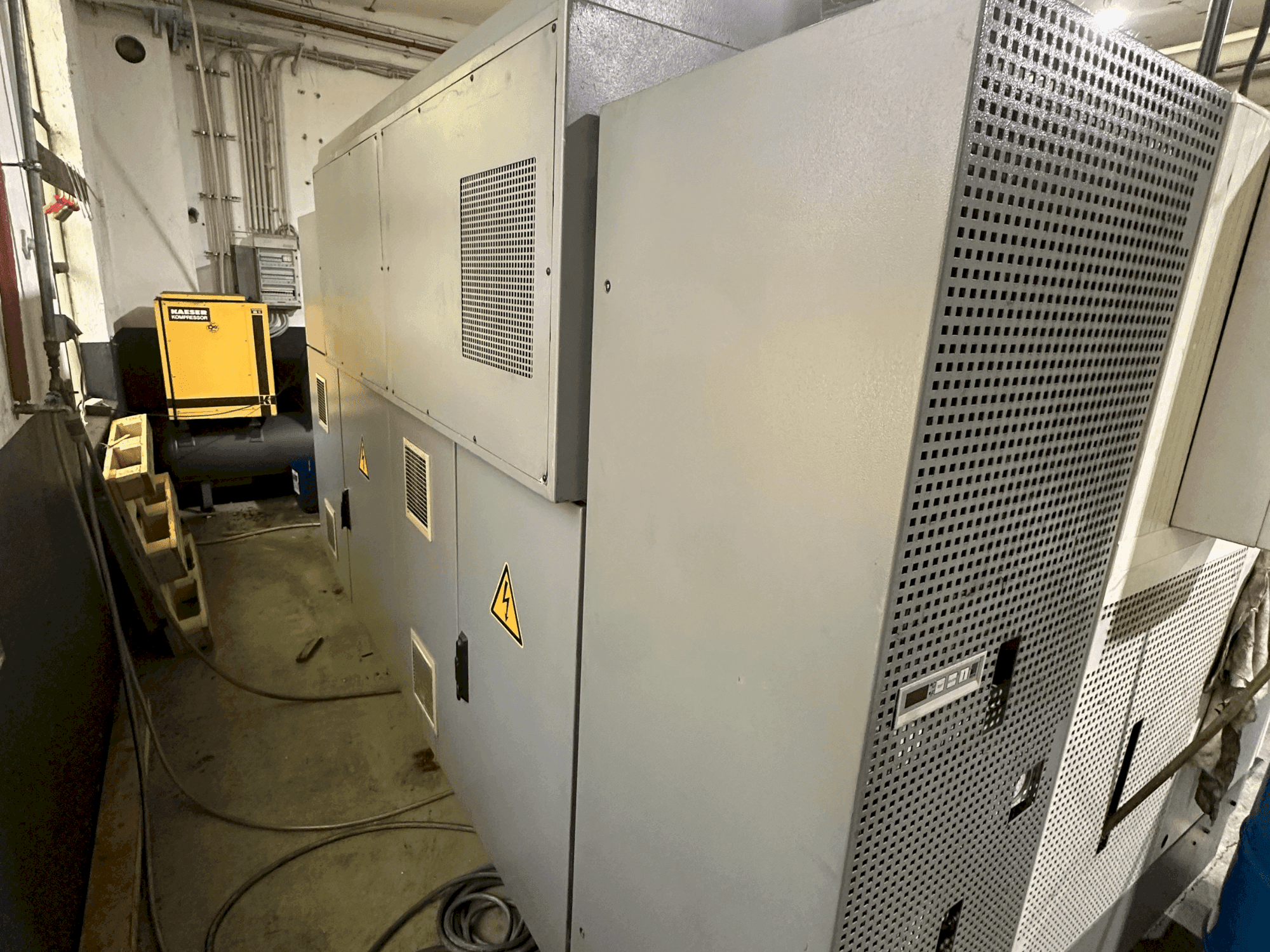 Makine DMG CTX 420 Linear V6 - Arkadan görünüm