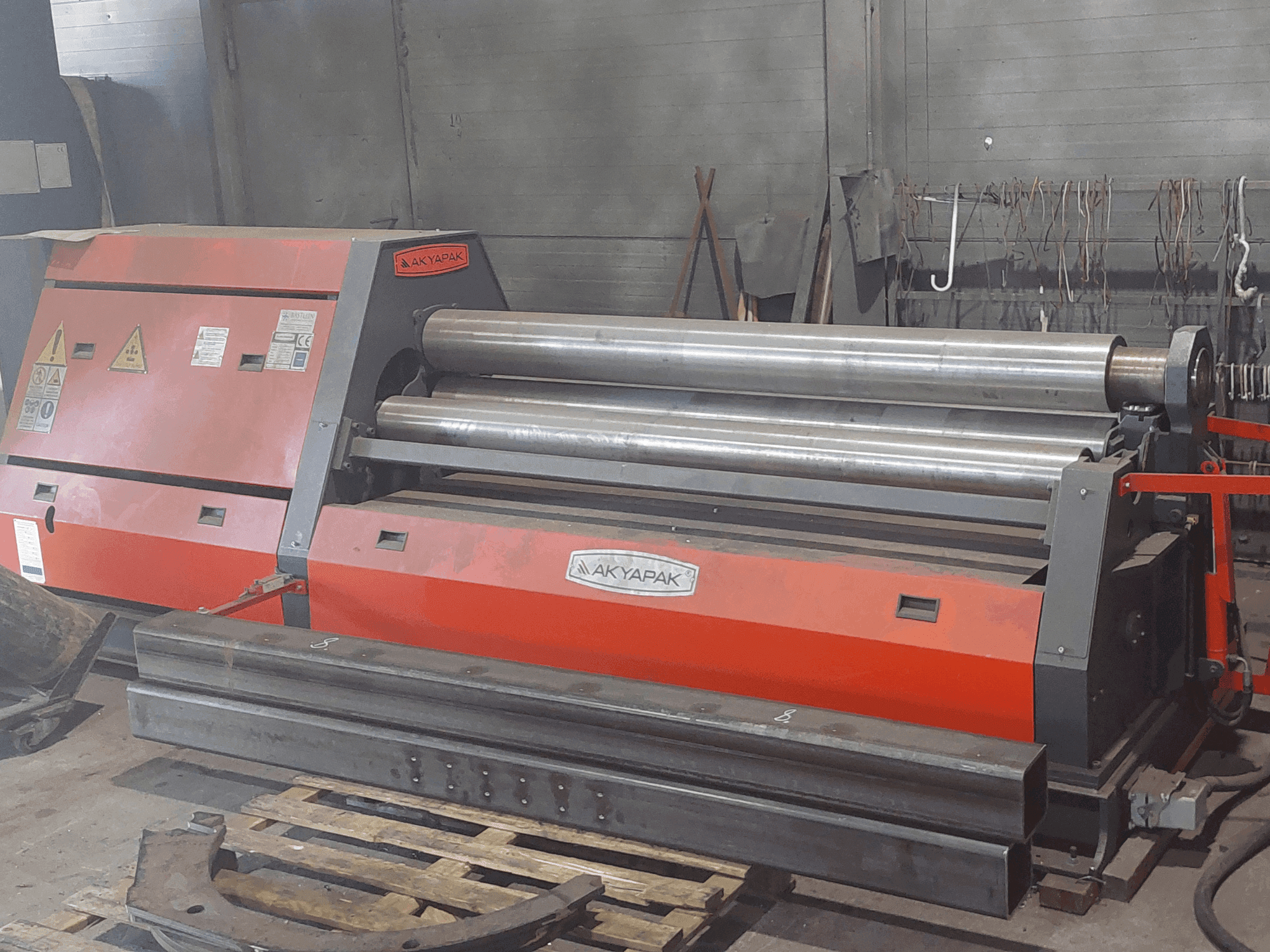 Makine Akyapak AHS 20/06 - Önden görünüm