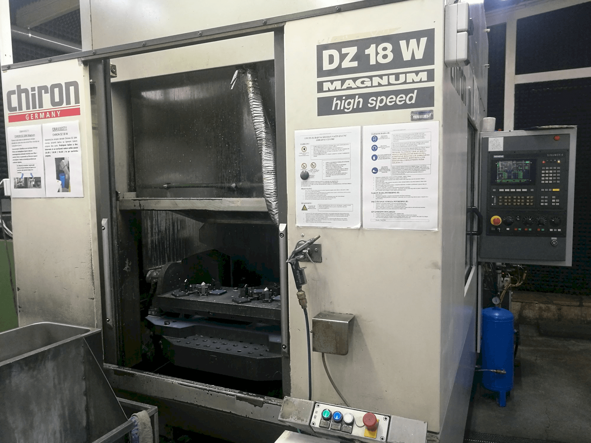 Makine CHIRON DZ 18 W - Önden görünüm