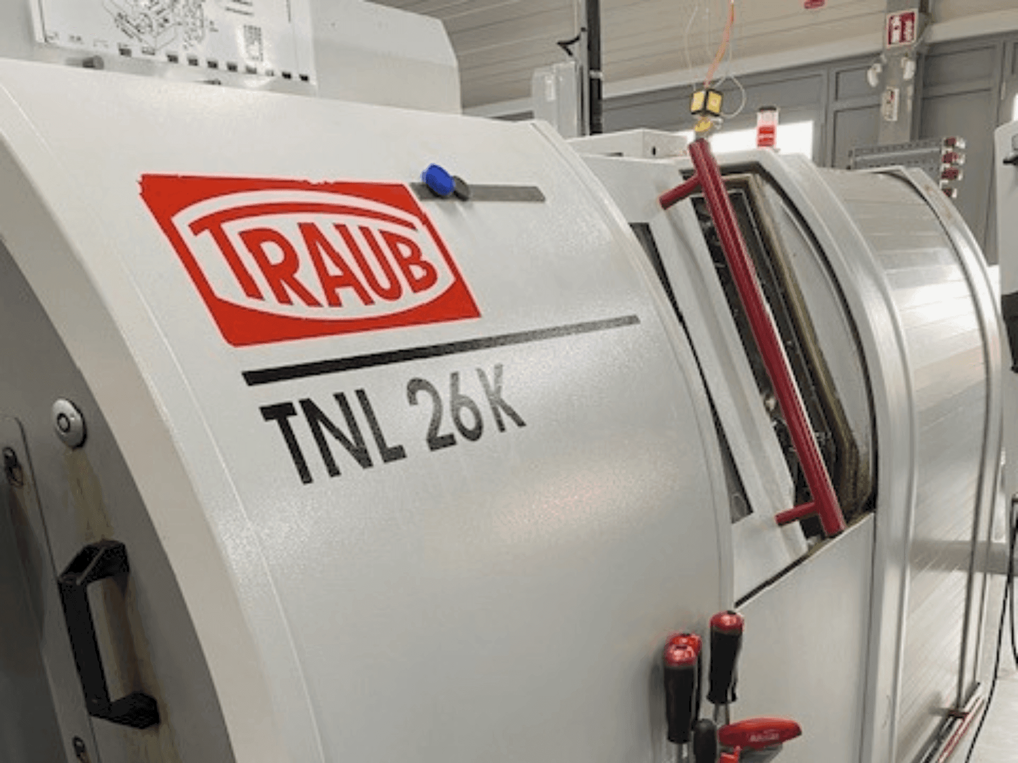 Makine TRAUB TNL 26 K - Önden görünüm