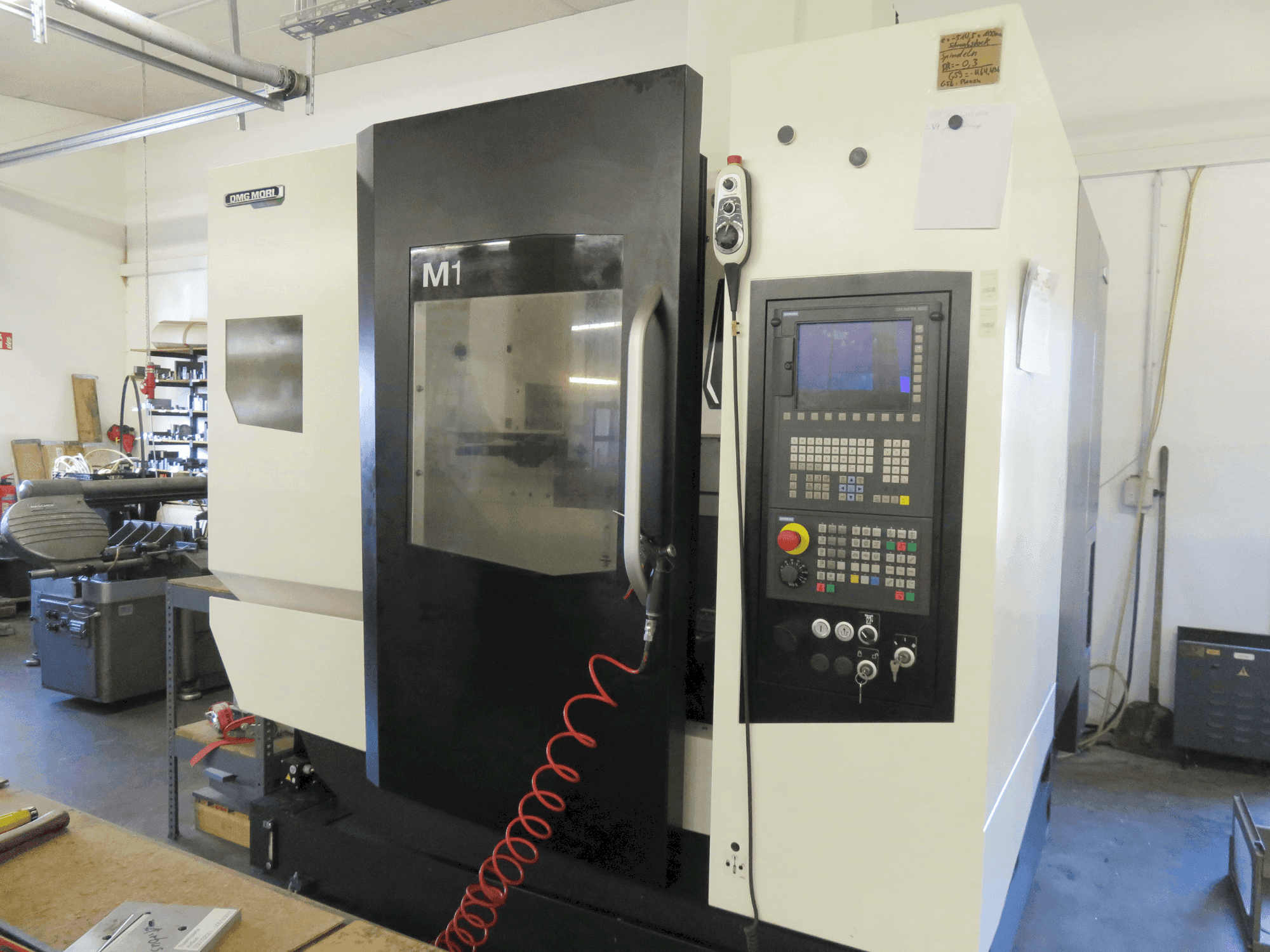 Makine DMG MORI M1 - Önden görünüm