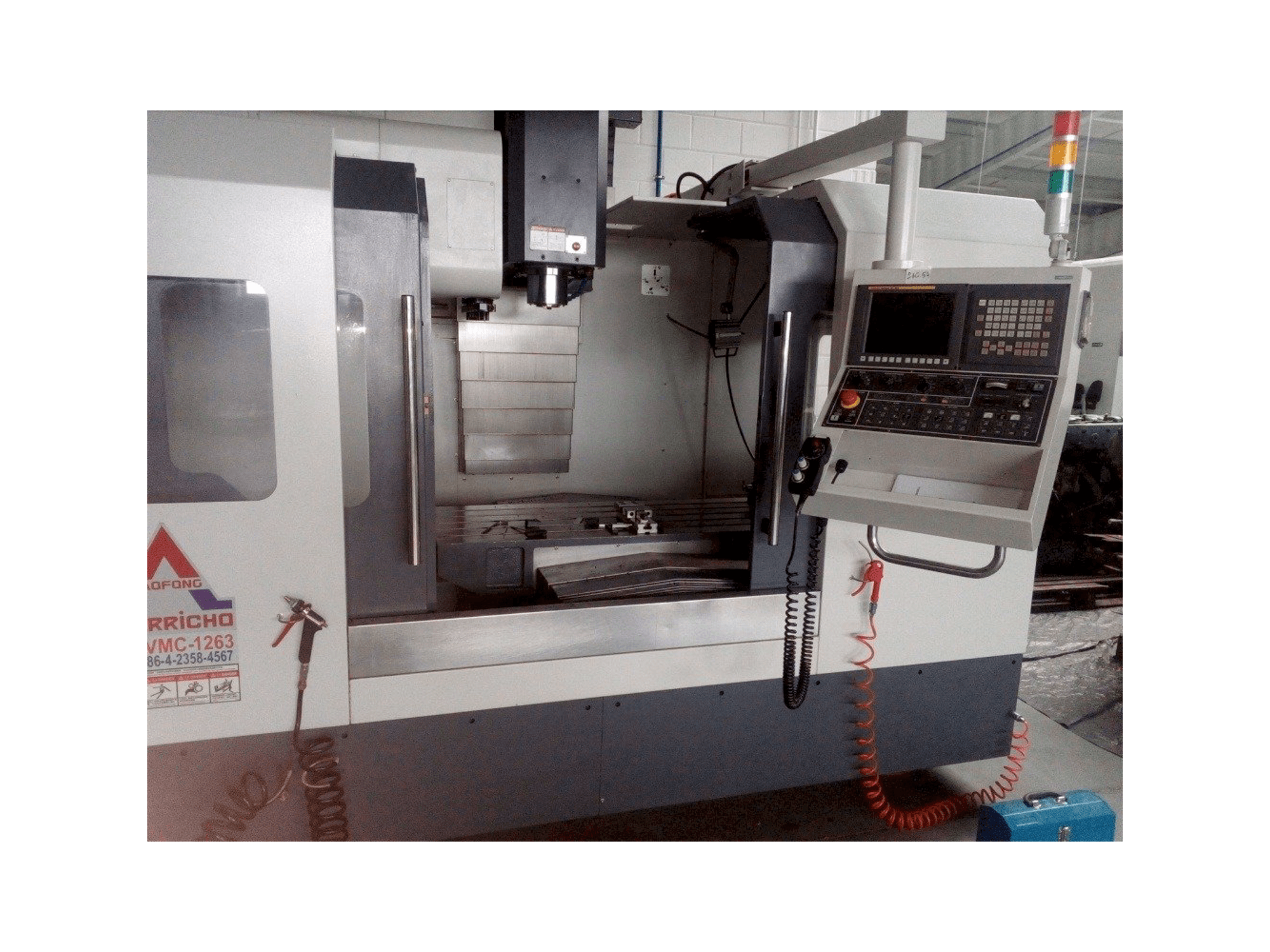 Makine EVERRICHO ER-VMC-1263A - Önden görünüm