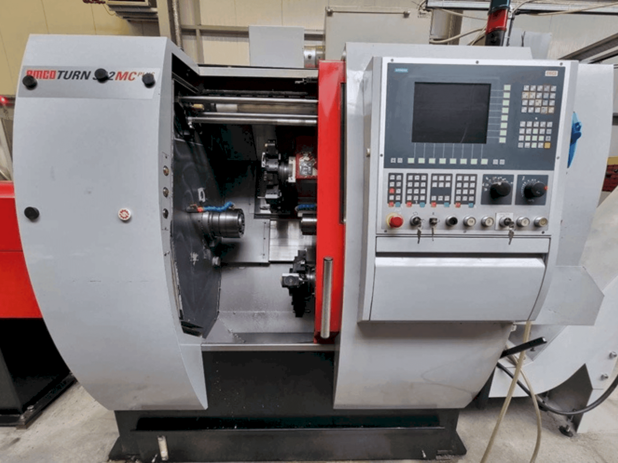 Makine EMCO TURN 332 MCPlus - Önden görünüm