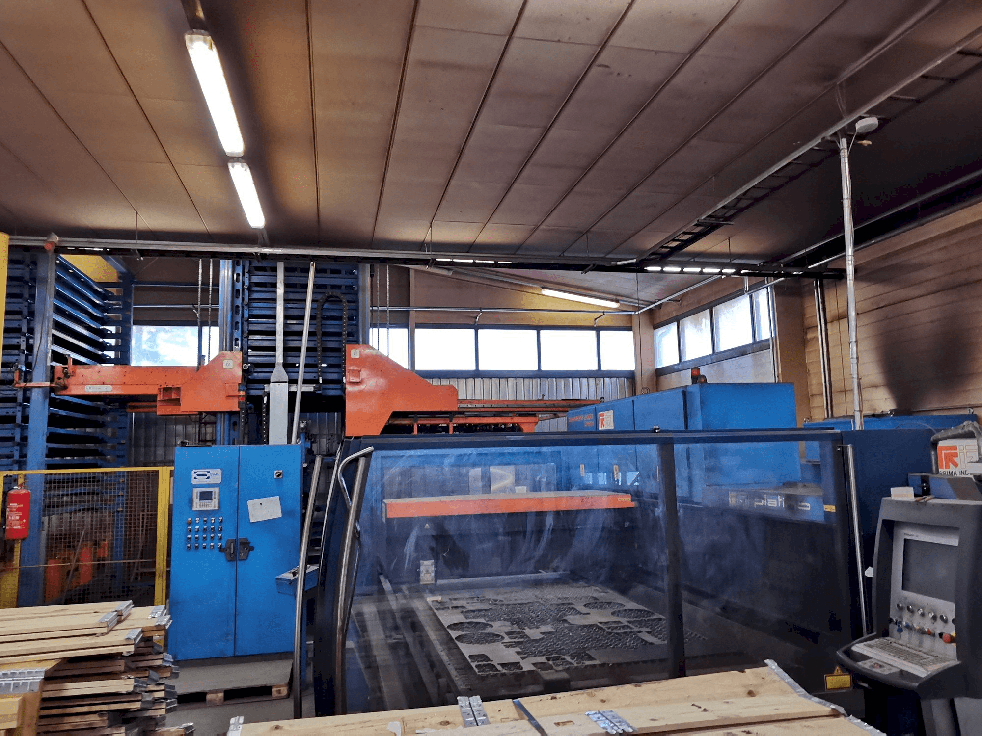 Makine Prima Industrie Platino 1530 - Önden görünüm