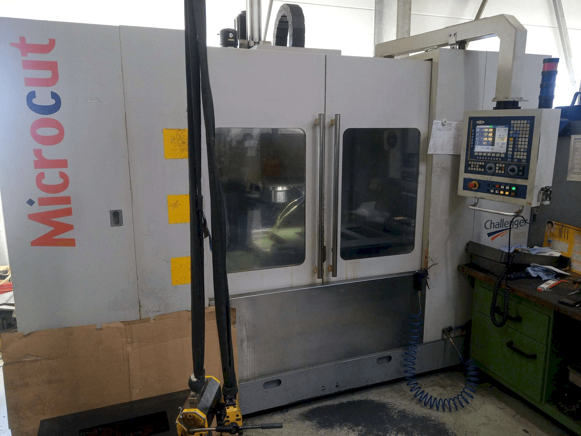 Makine Micromill VMC 1300 - Önden görünüm