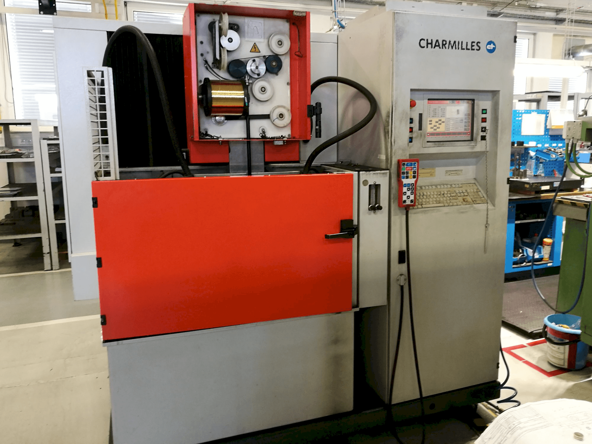 Makine CHARMILLES - Önden görünüm ROBOFIL 240 SL