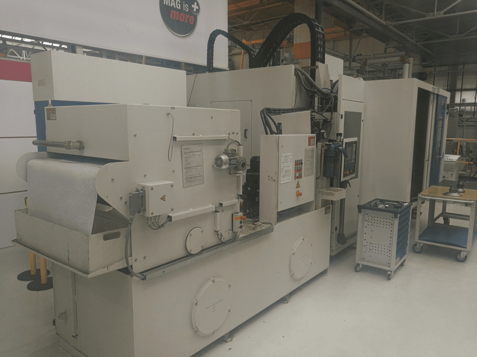 Makine Hueller Hille - Sol görünüm NBH 135