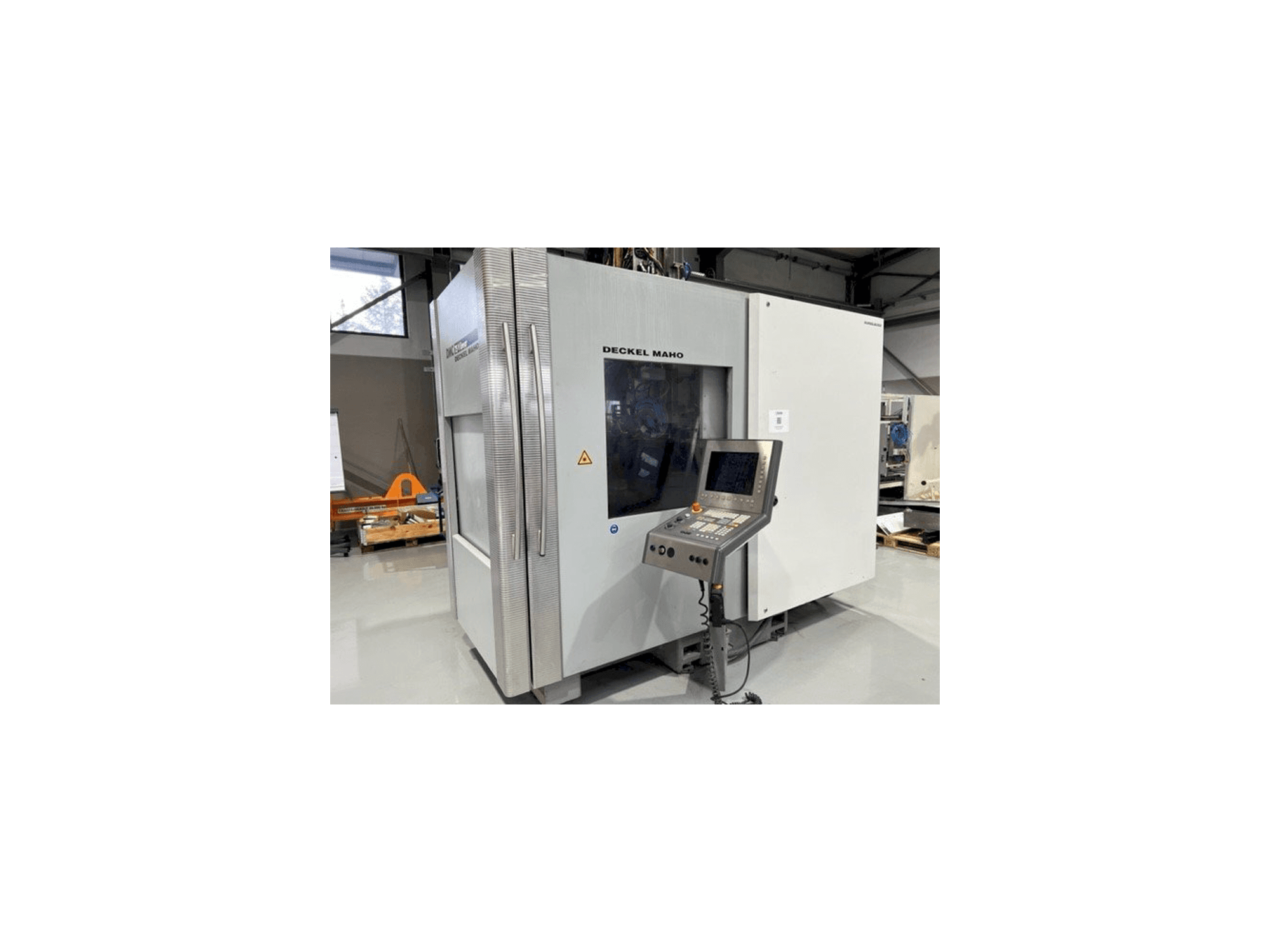 Makine DECKEL MAHO DMC 75 V linear - Önden görünüm