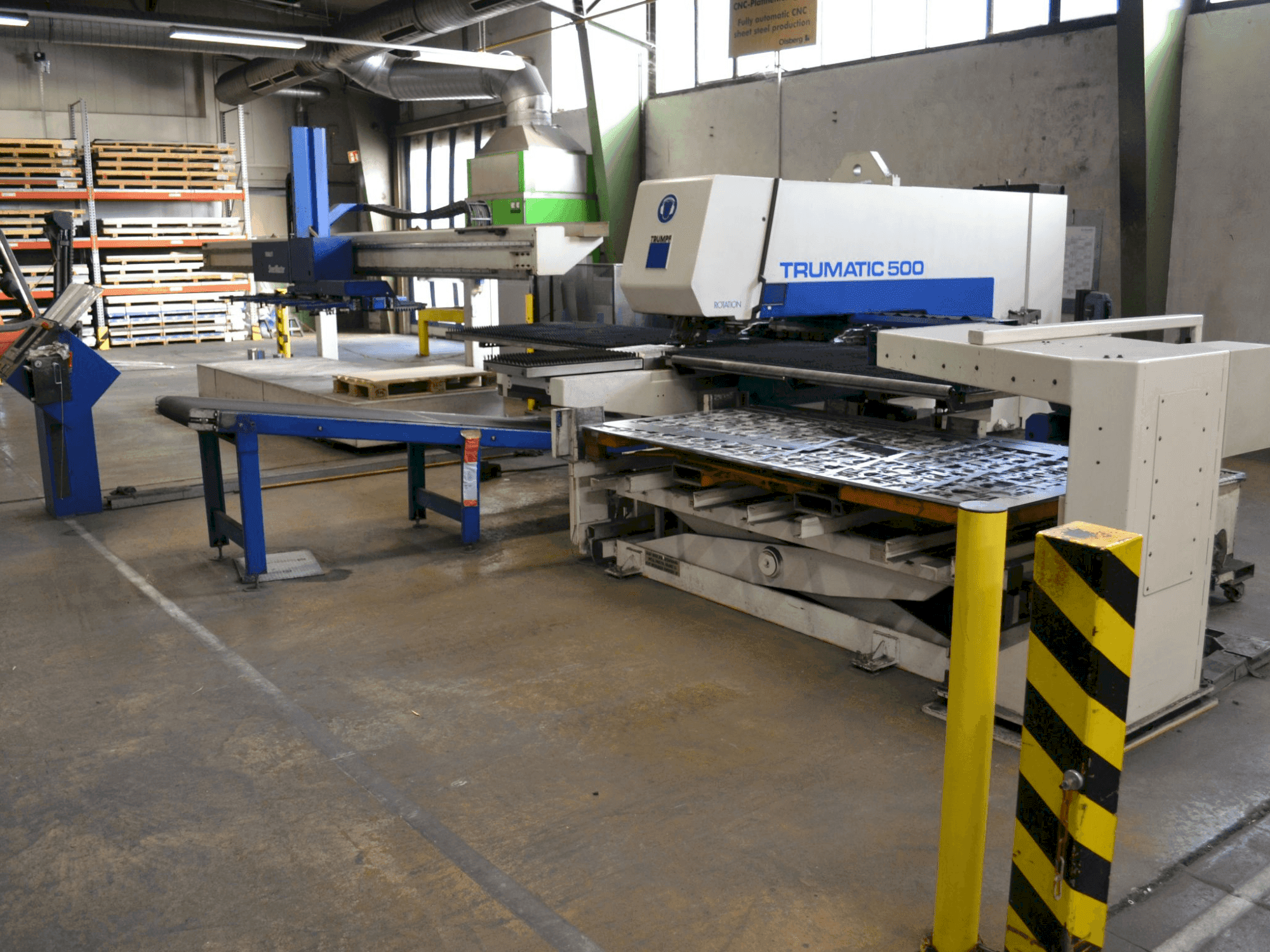 Makine TRUMPF Trumatic 500 - Önden görünüm