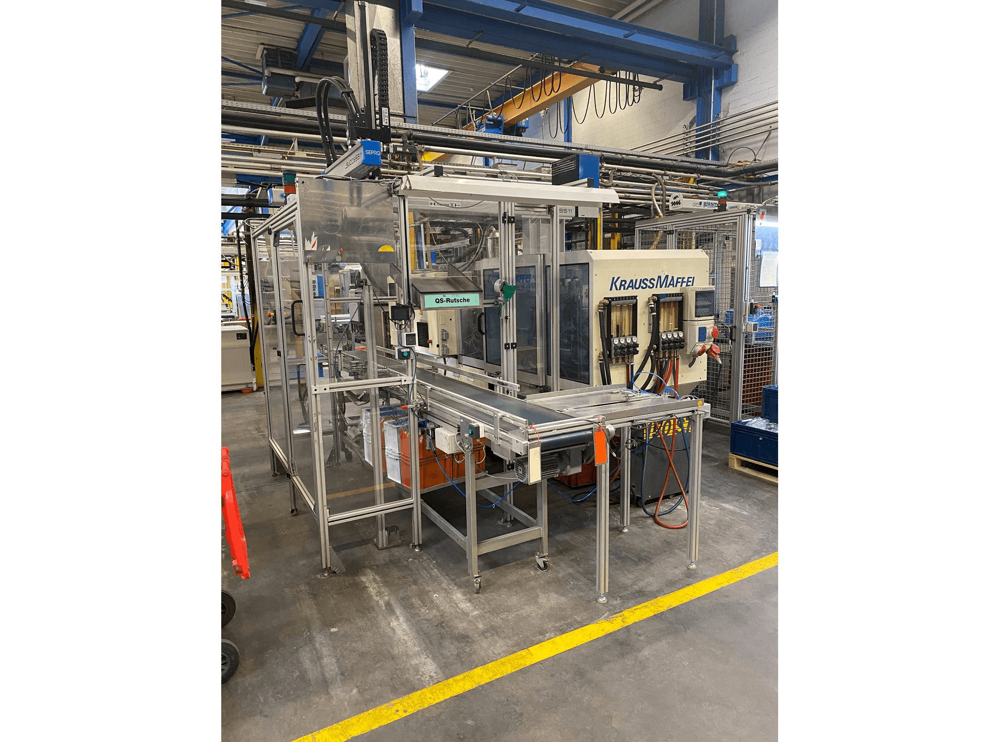 Makine Krauss Maffei 80-390 C2 - Önden görünüm