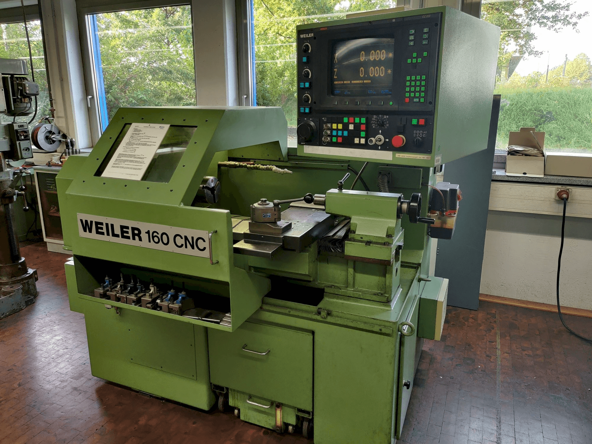 Makine Weiler 160 CNC - Önden görünüm