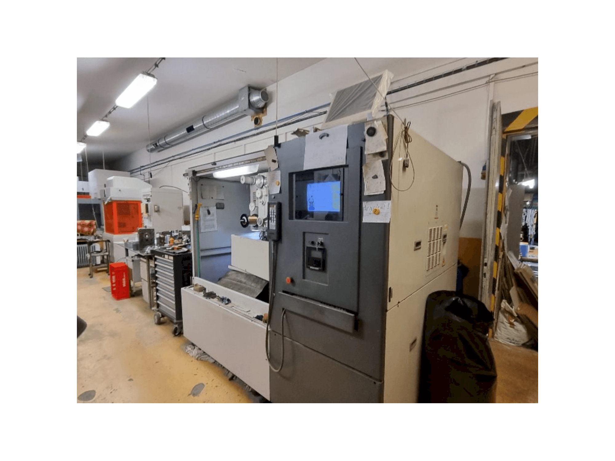 Makine HITACHI SEIKI 254Y - Önden görünüm