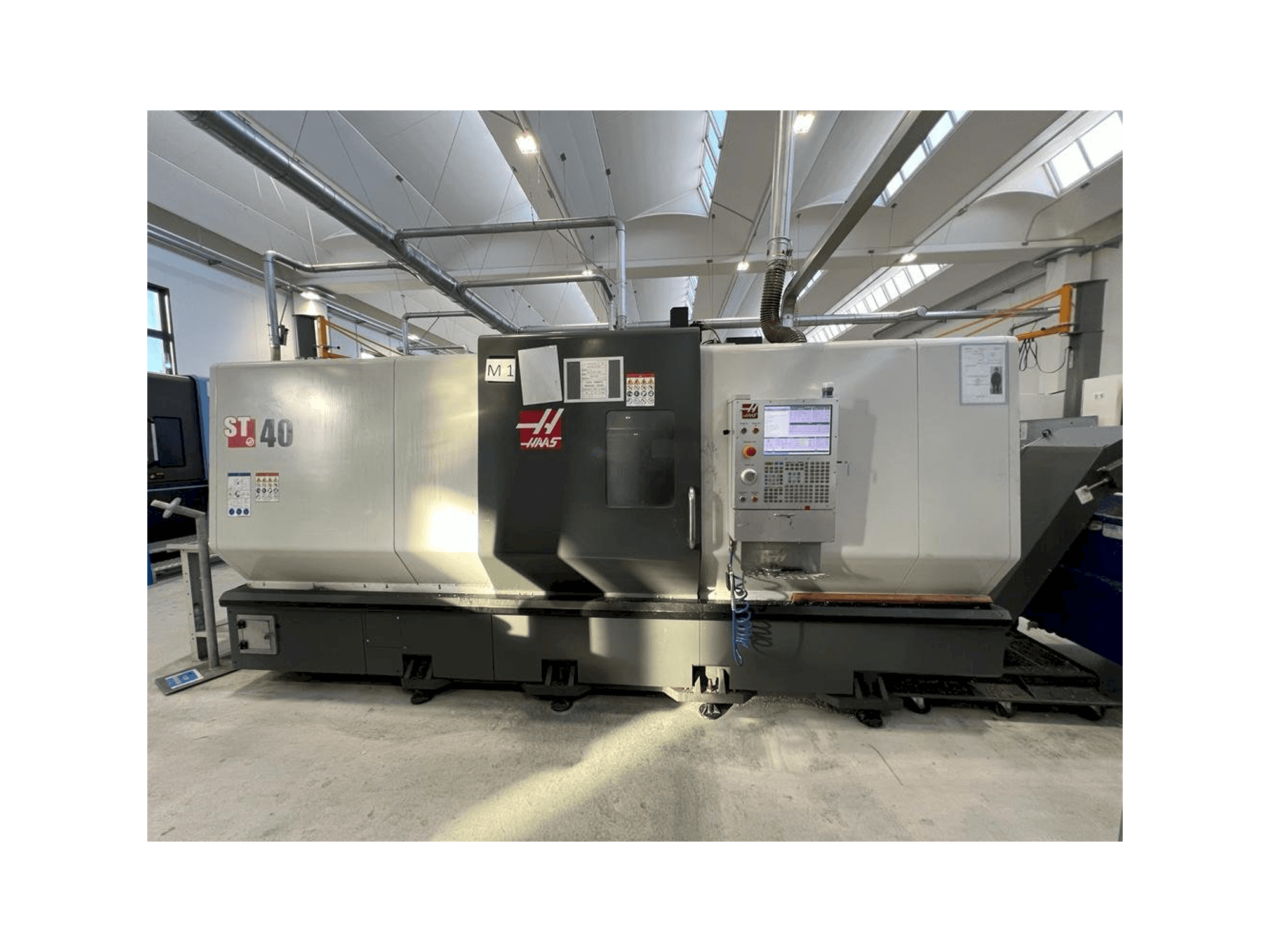 Makine HAAS ST-40 - Önden görünüm