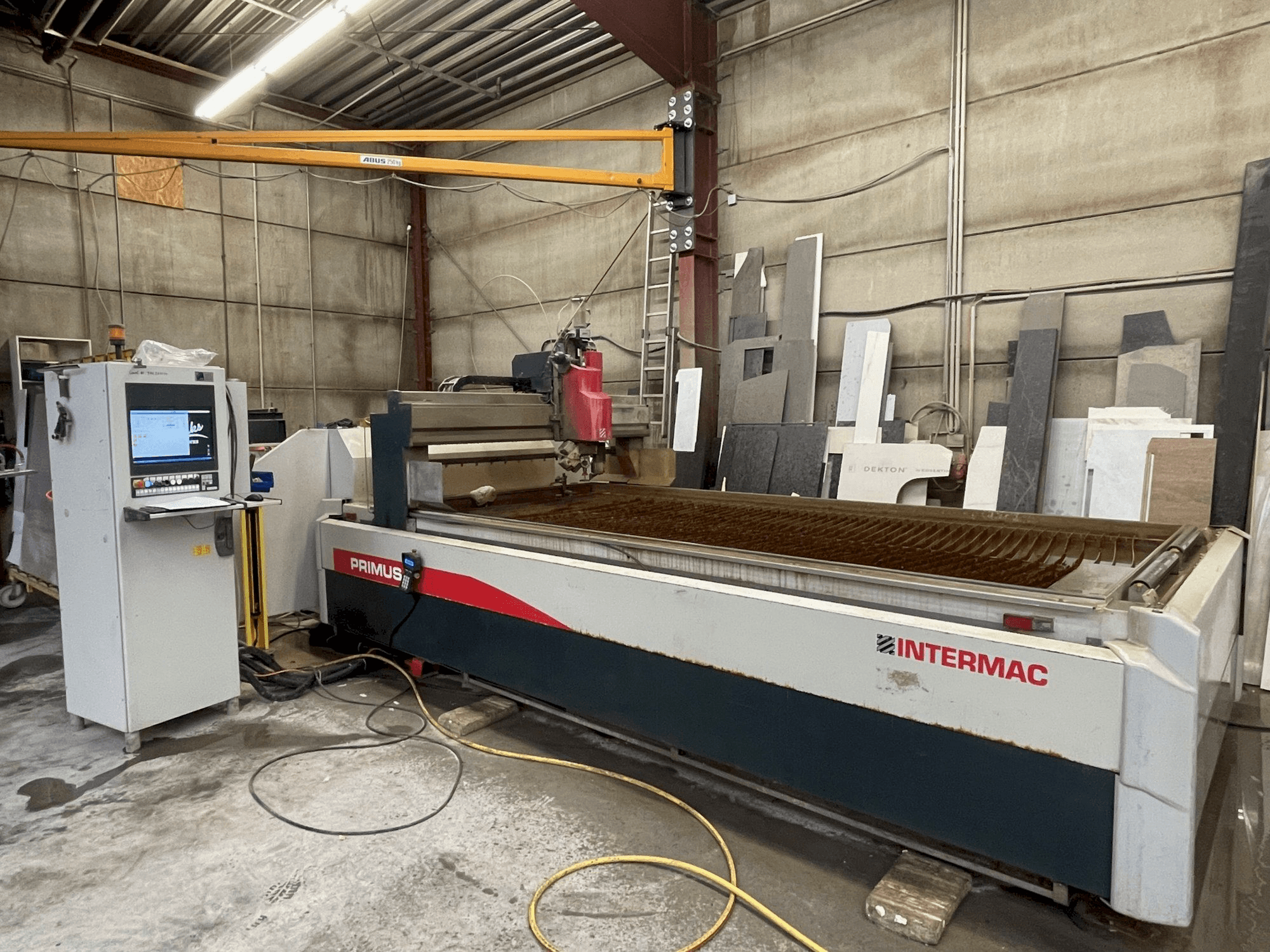 Makine Intermac Primus 184 - Önden görünüm