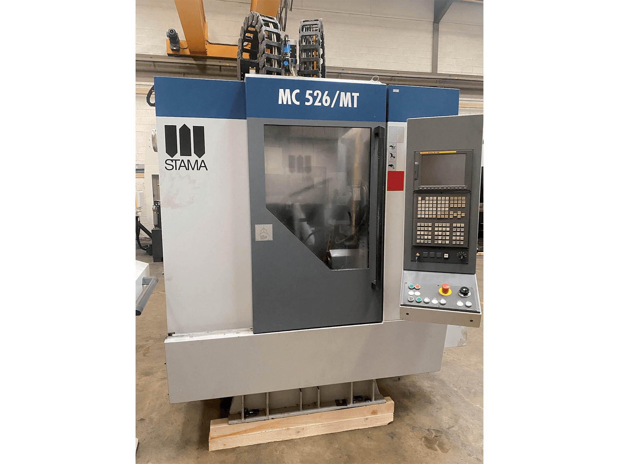 Makine STAMA MC 526 - Önden görünüm