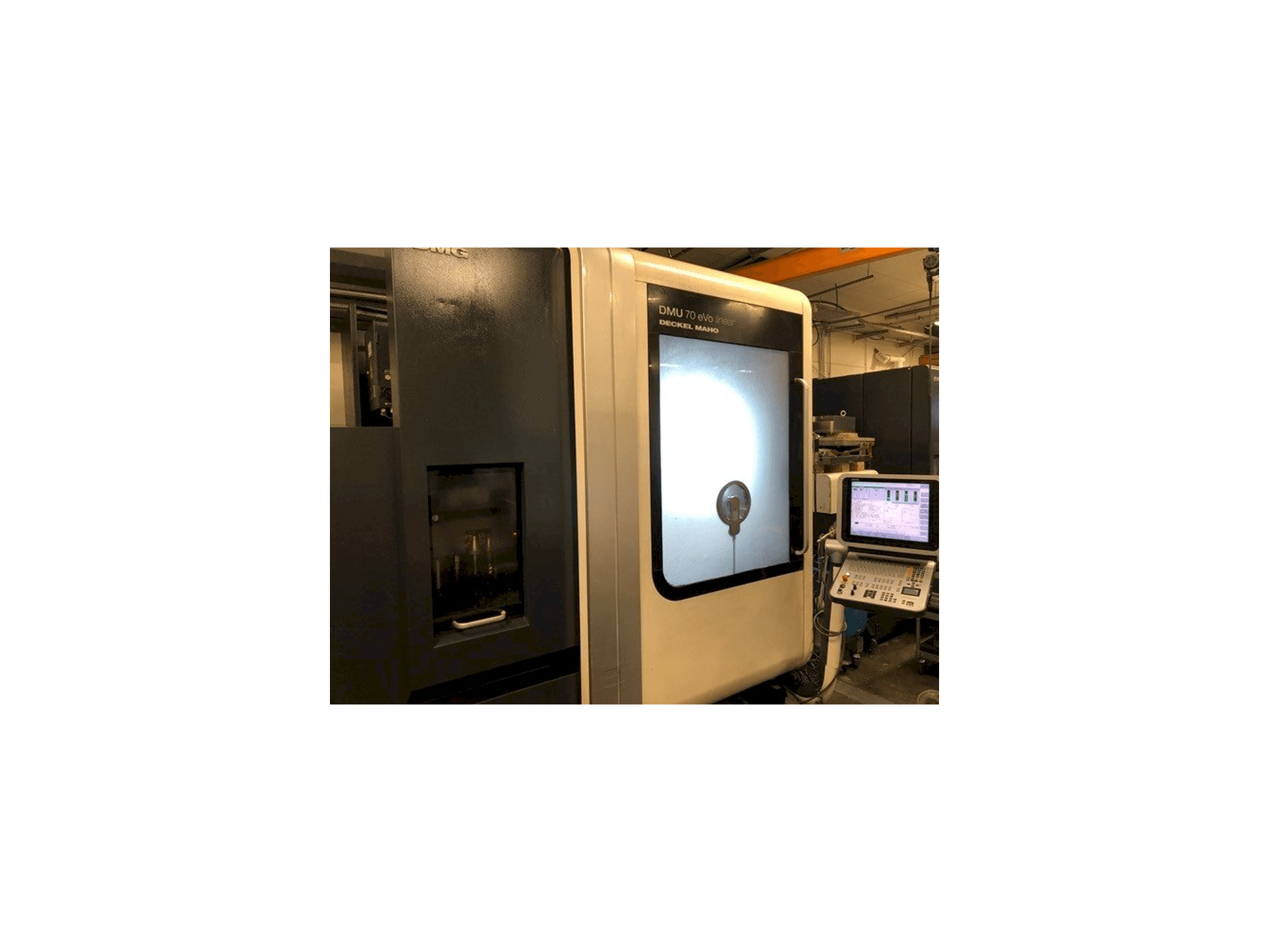 Makine DECKEL MAHO DMU 70 eVo Linear - Önden görünüm