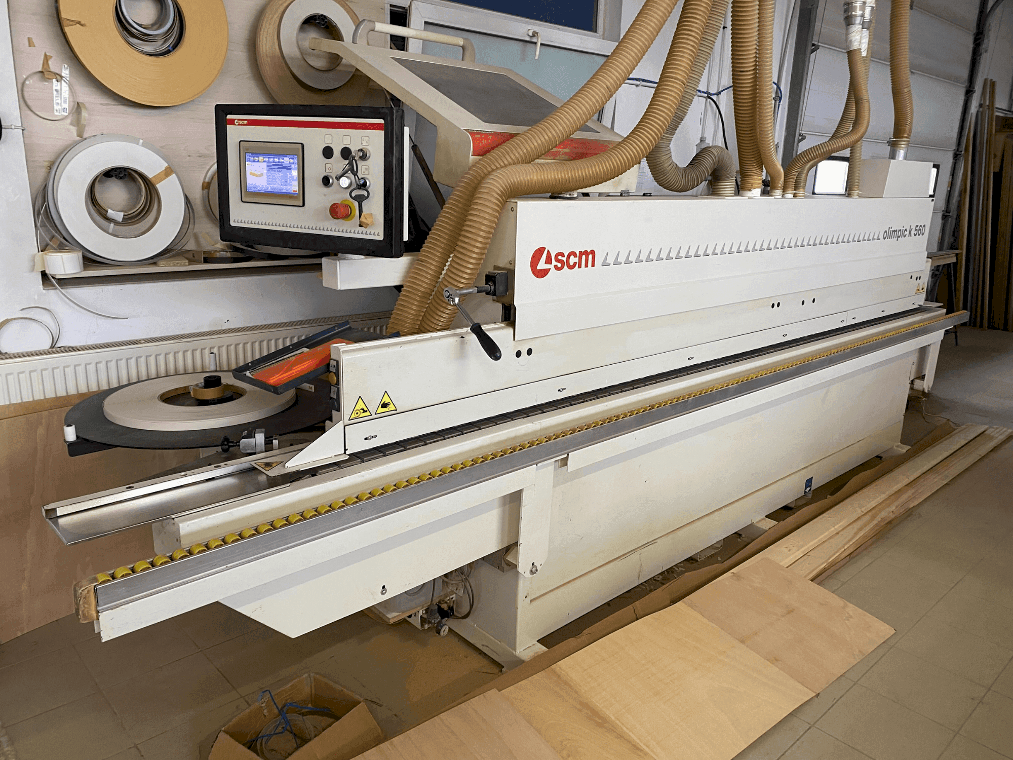 Makine SCM OLIMPIC K 560 - Önden görünüm