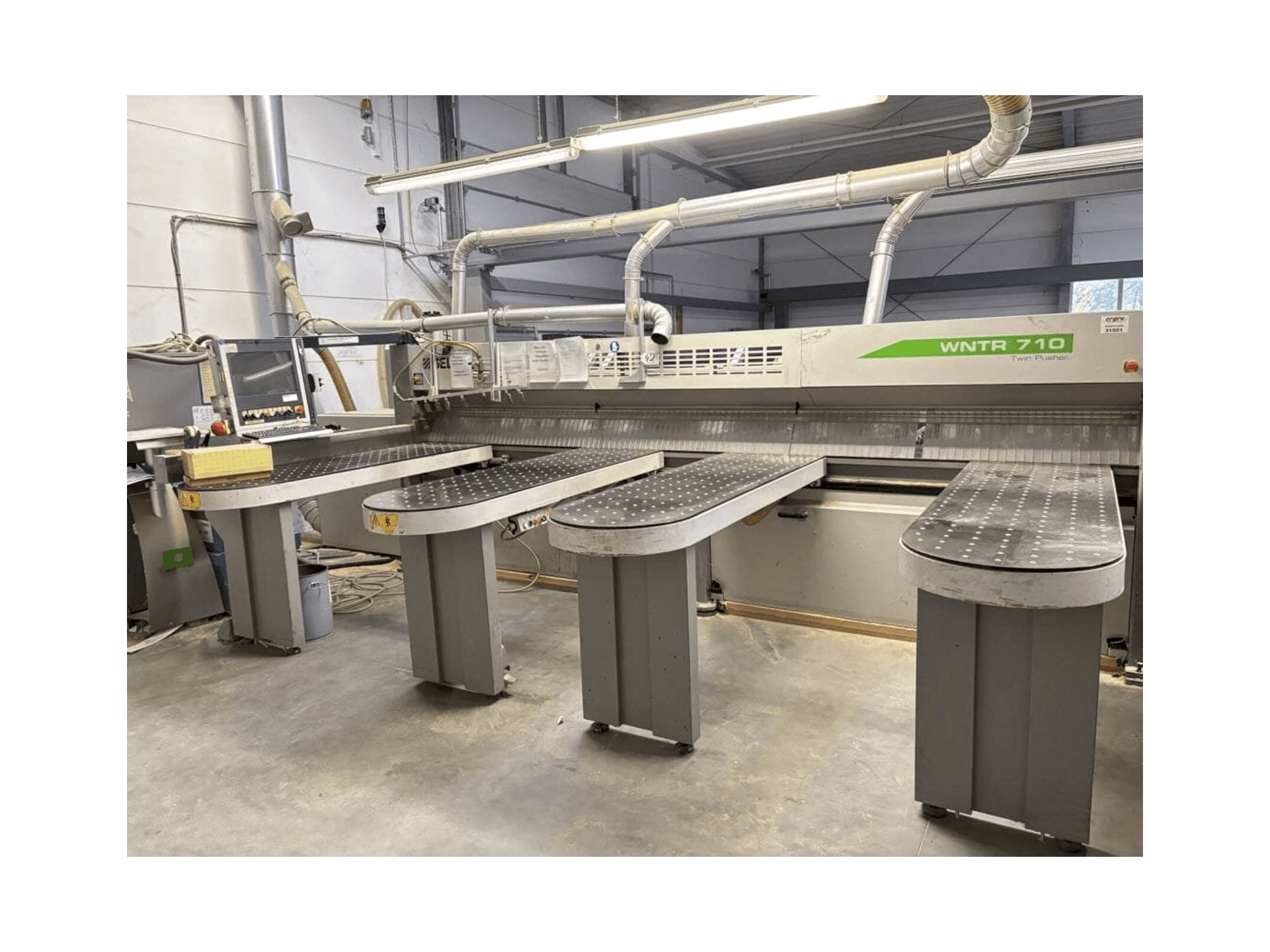 Makine SELCO WNTR 710 - Önden görünüm