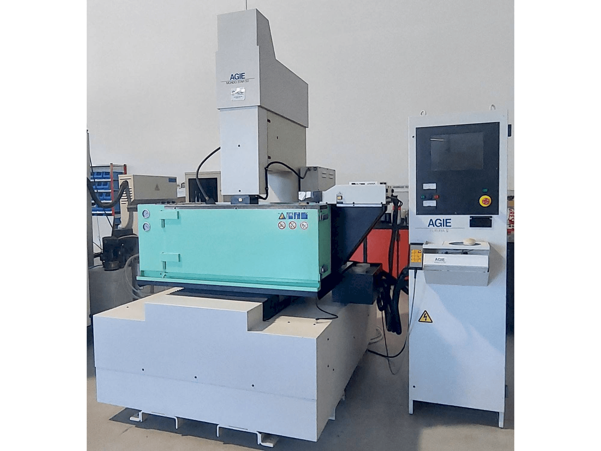 Makine AGIE MONDO STAR 50 - Önden görünüm